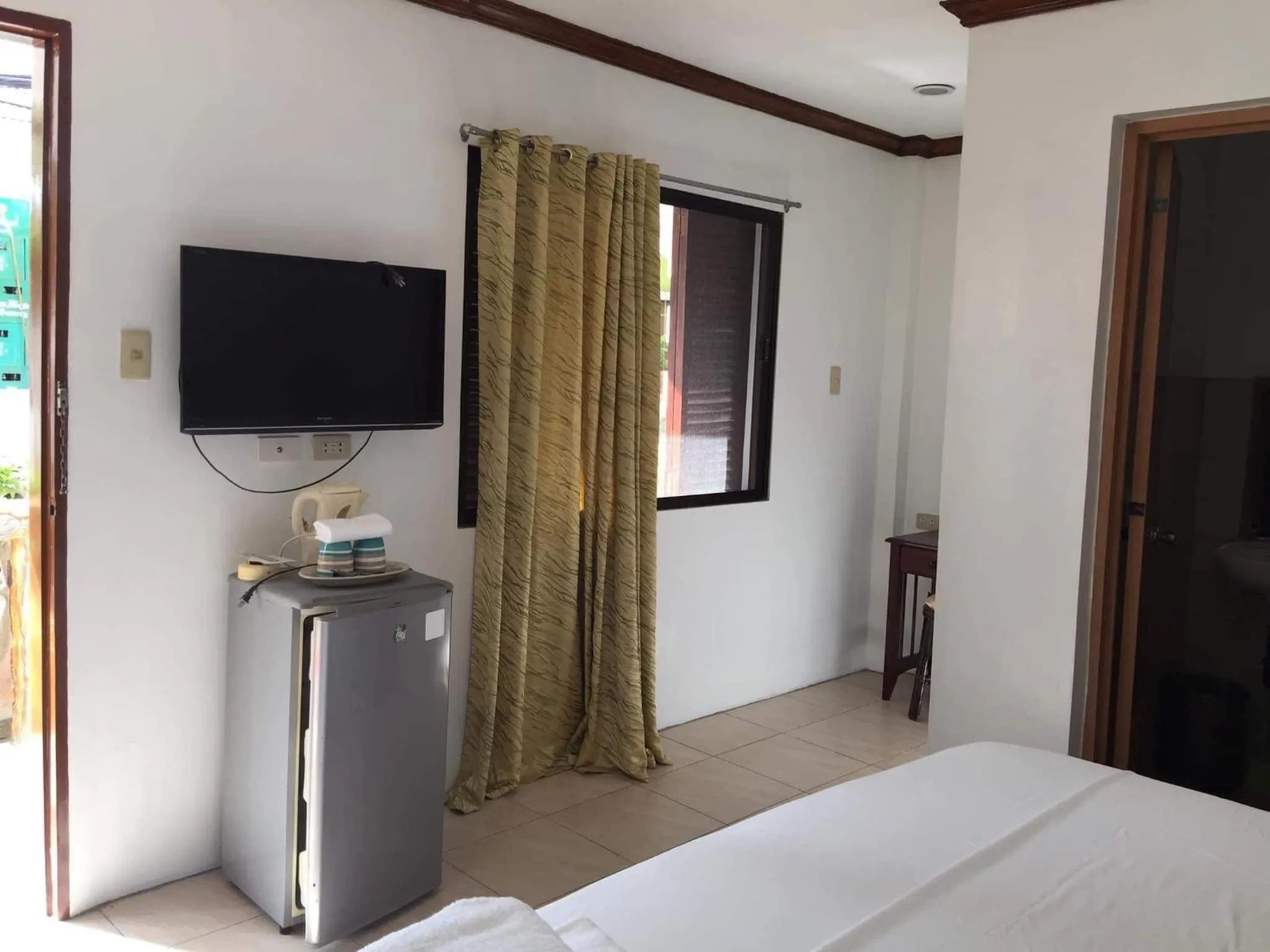 Photo of the whole room, Bed in Double Diamond Inn Guest House