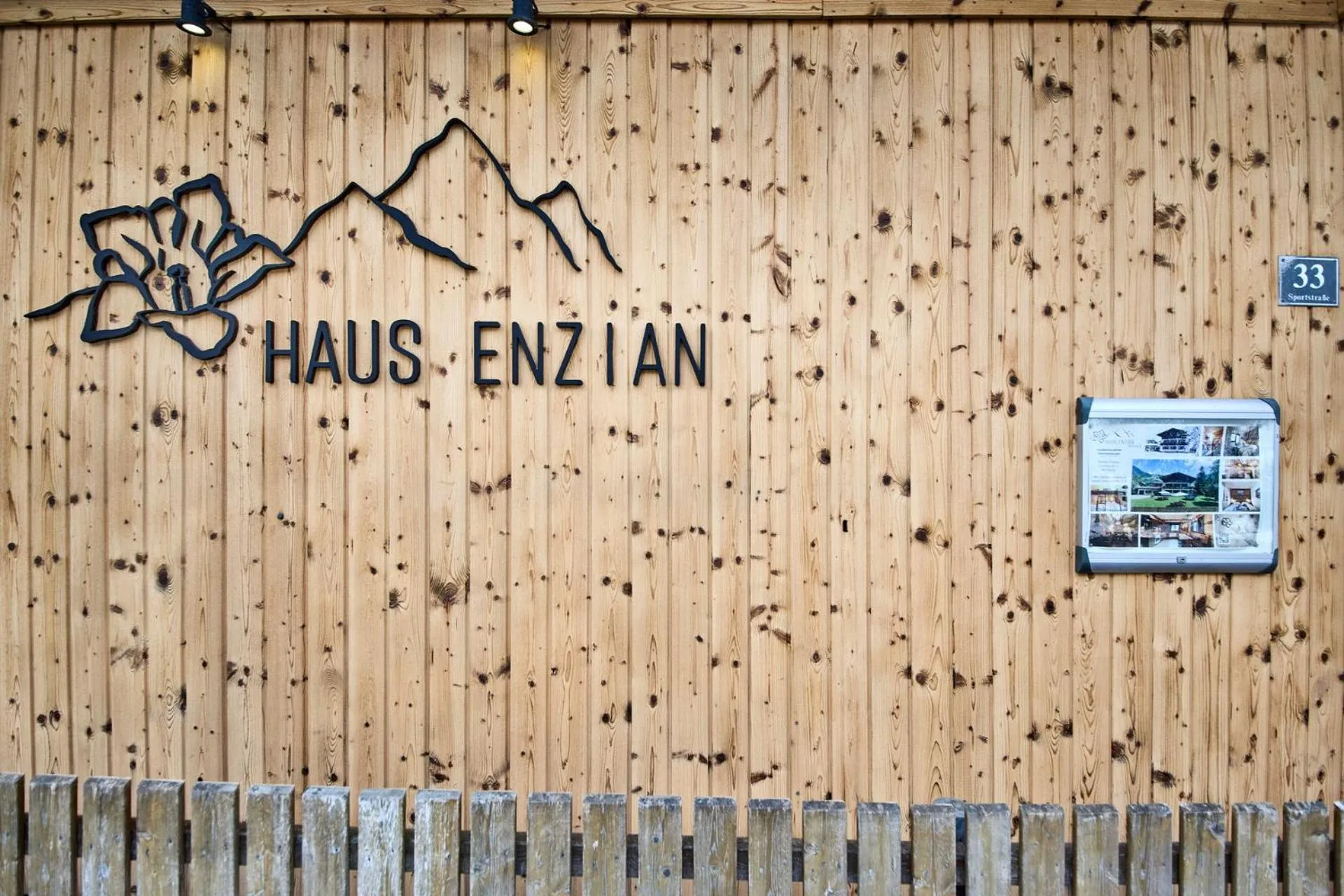 Logo/Certificate/Sign in Apartments Enzian