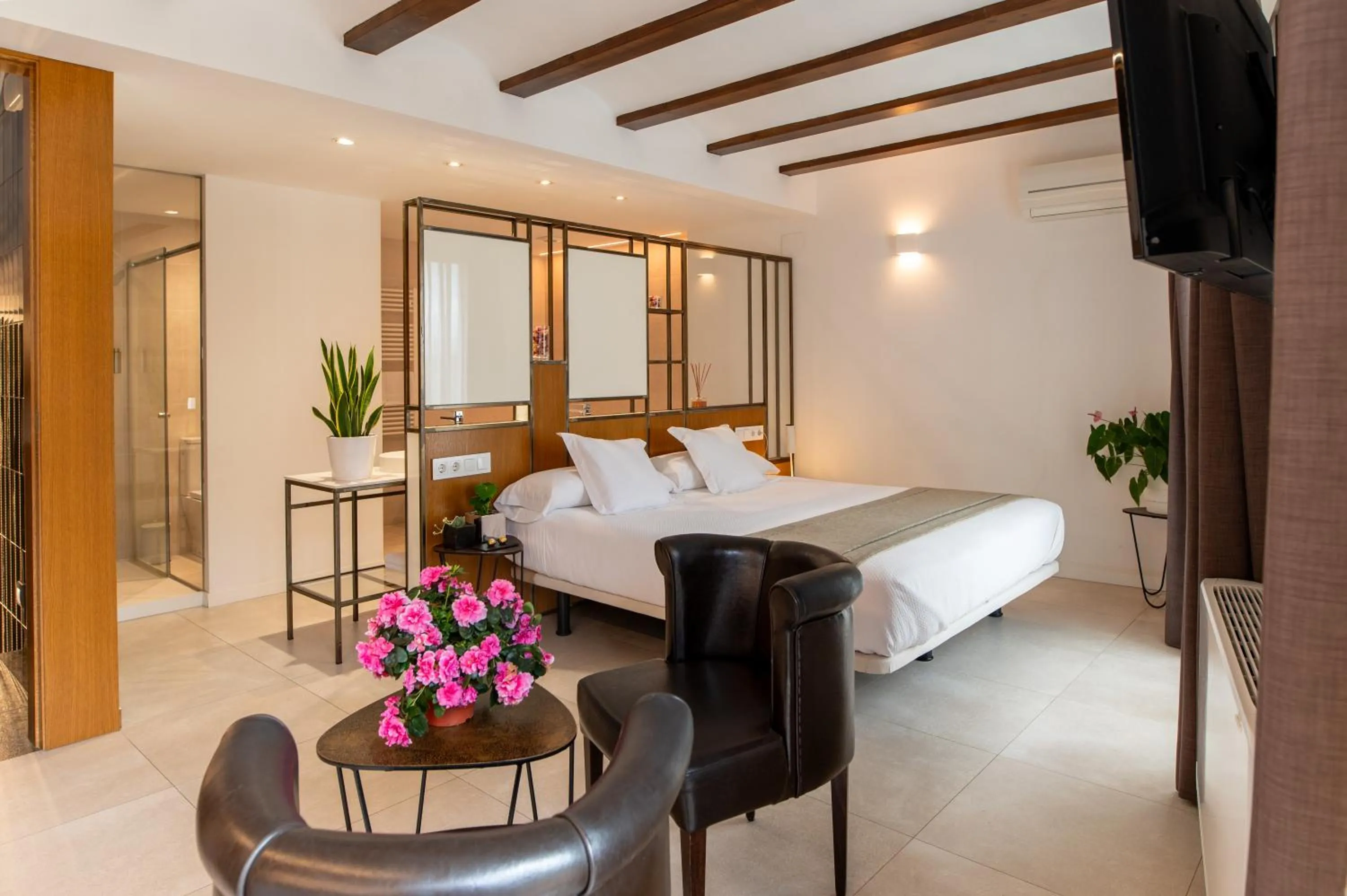 Vinatea Suites con jacuzzi privado en el centro de Morella