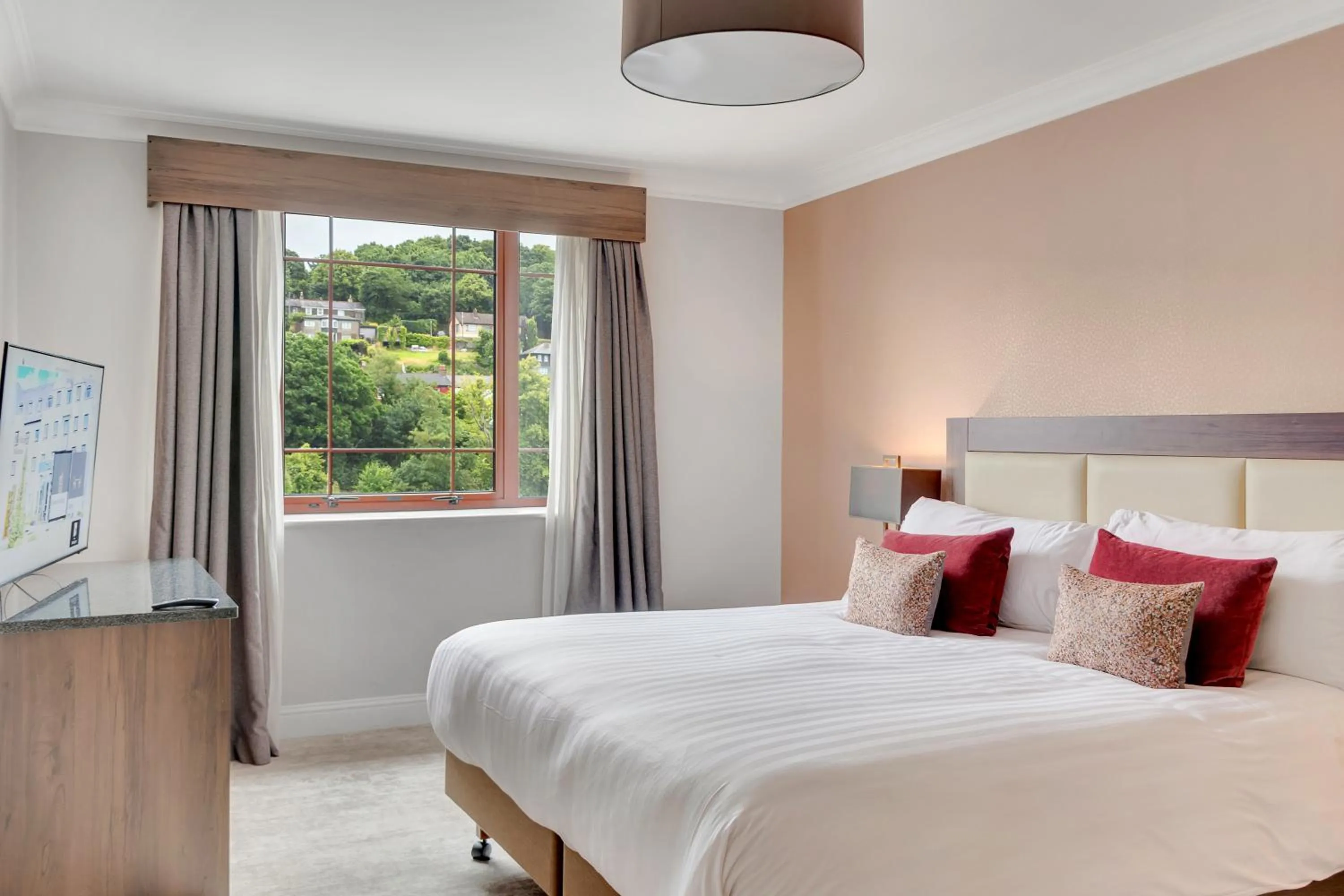 Bedroom, Bed in The Kingsley Hotel