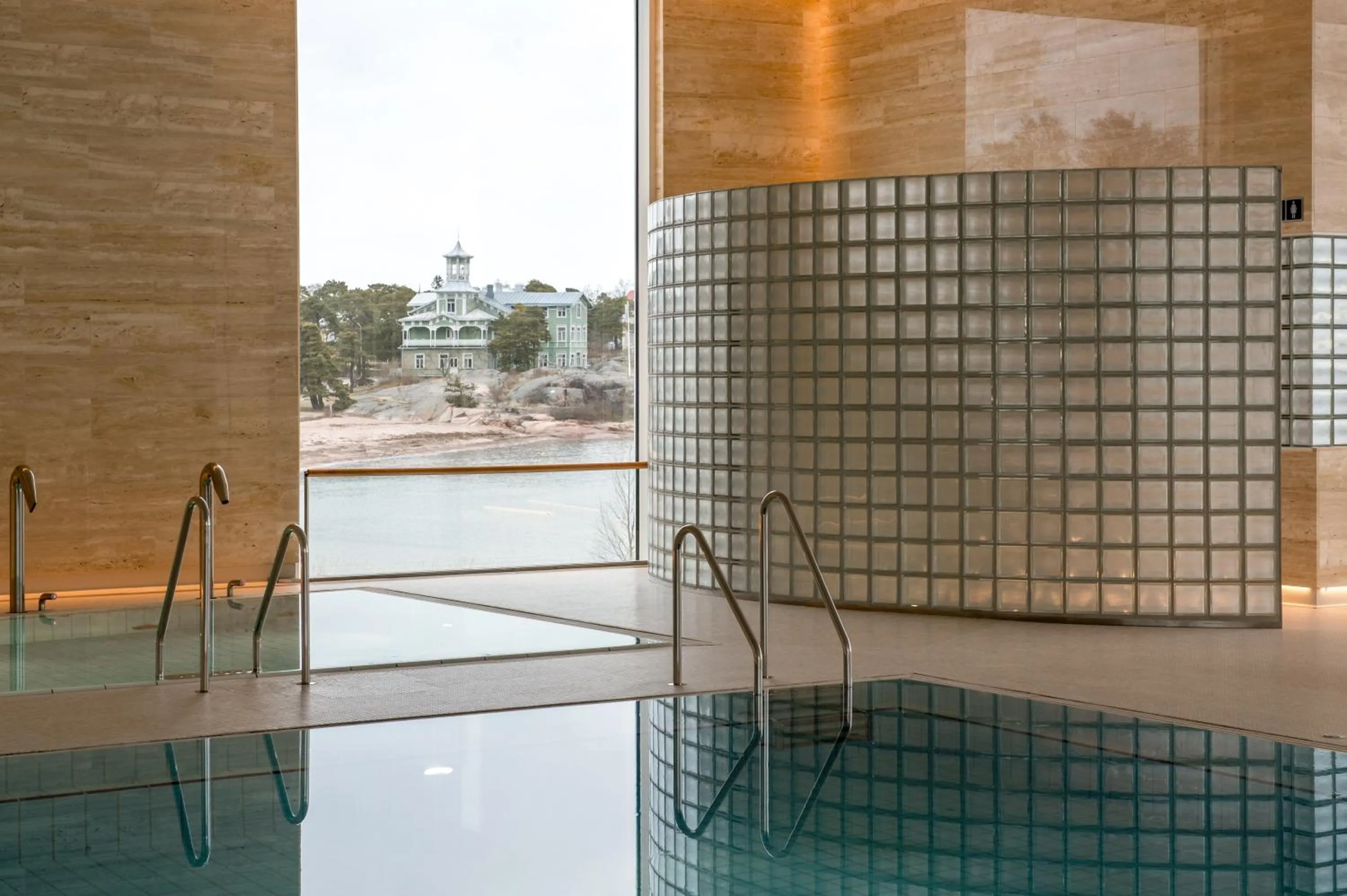 Swimming pool in Regatta Spa Hotel