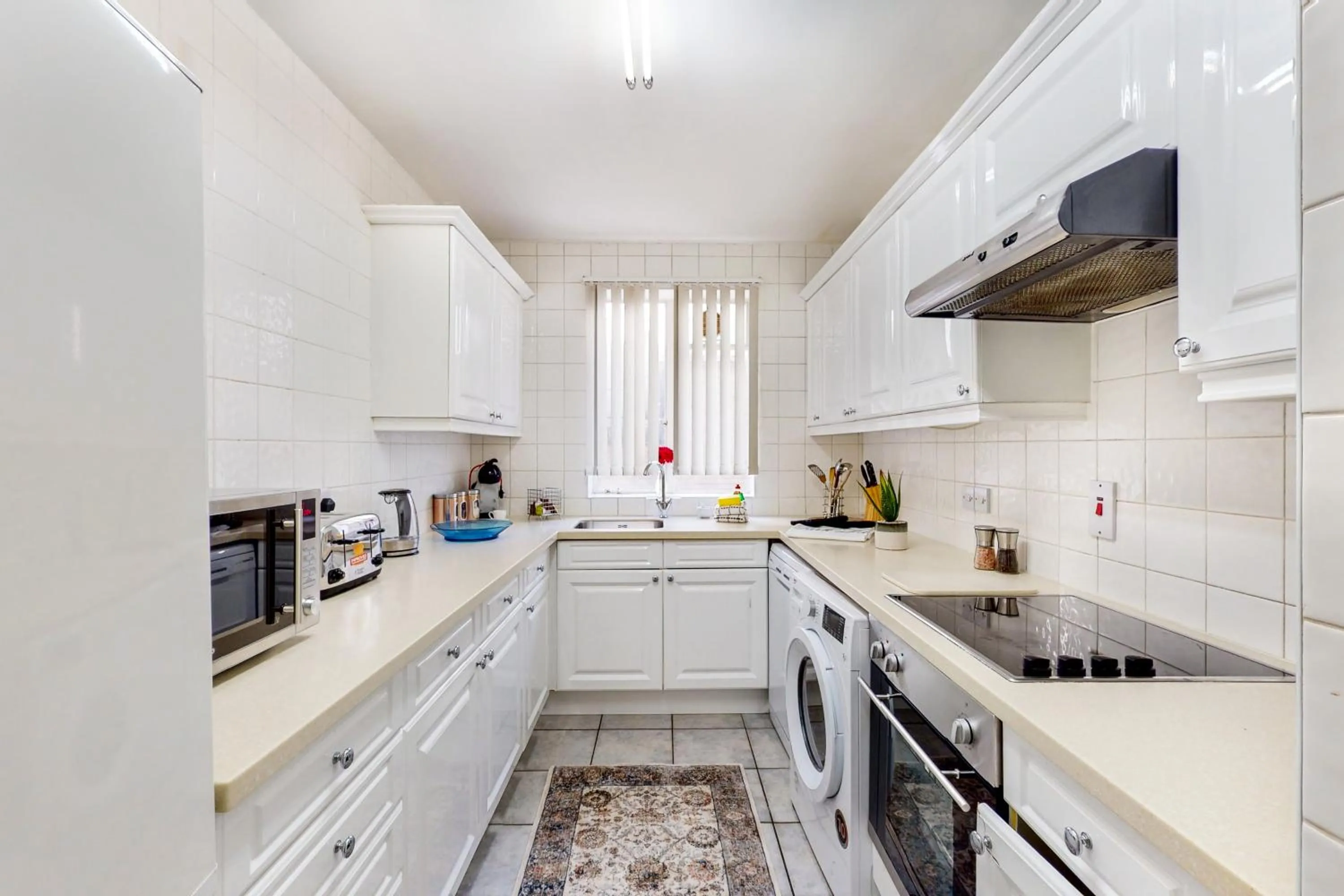 kitchen in Park Lane Apartments/Shaw House