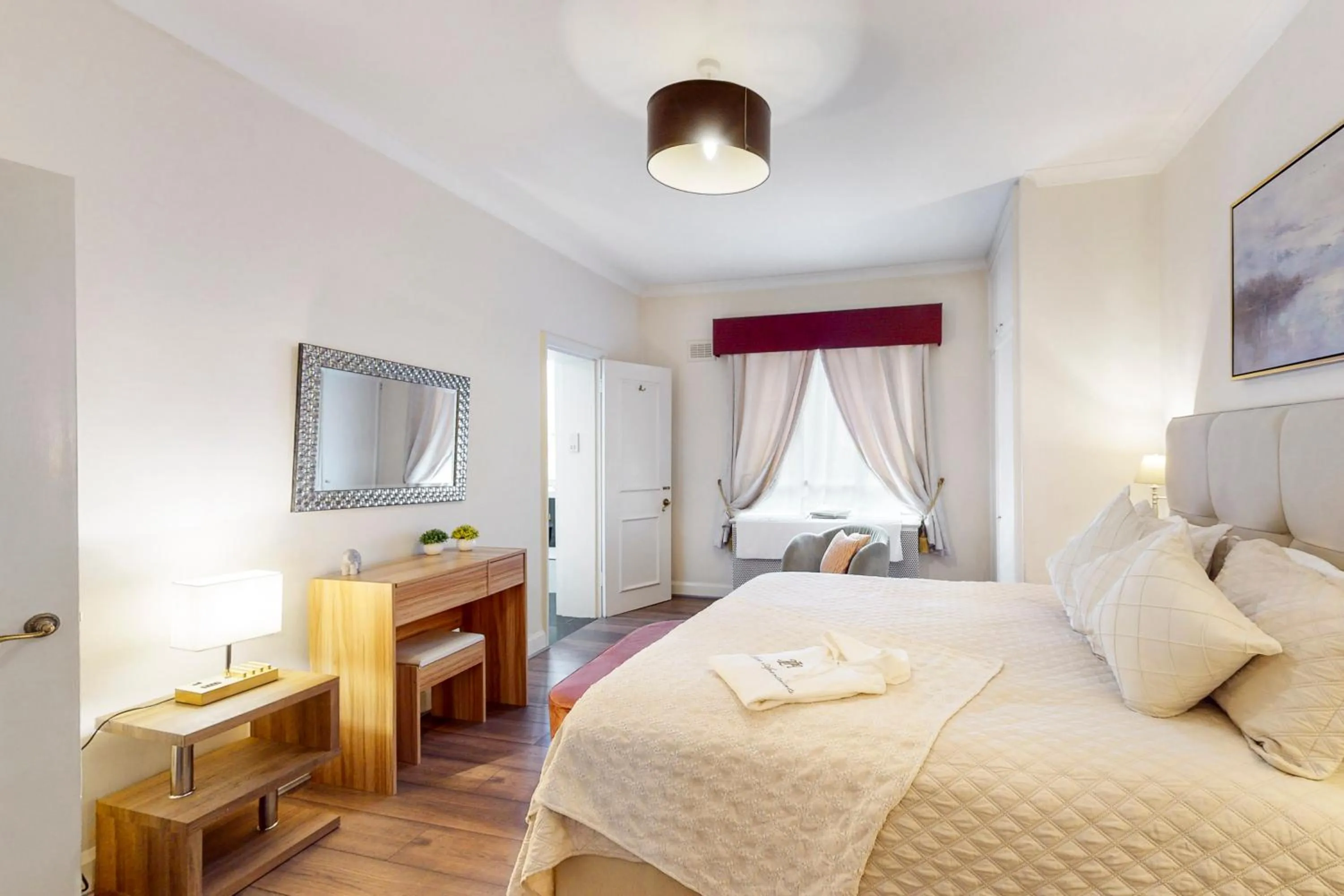 Bed in Park Lane Apartments/Shaw House