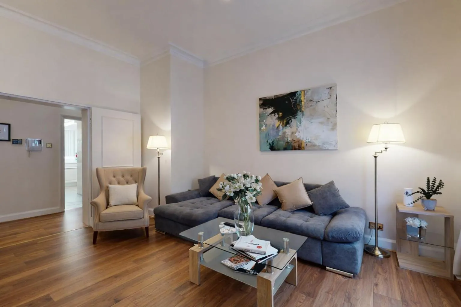 Living room in Park Lane Apartments/Shaw House