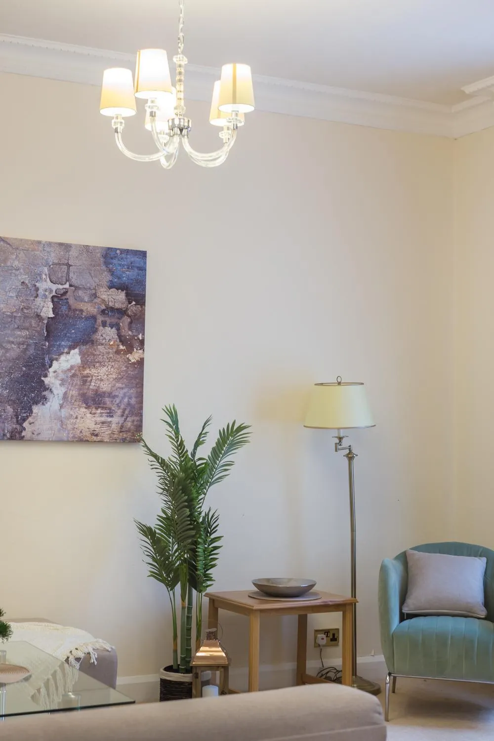 Living room in Park Lane Apartments/Shaw House