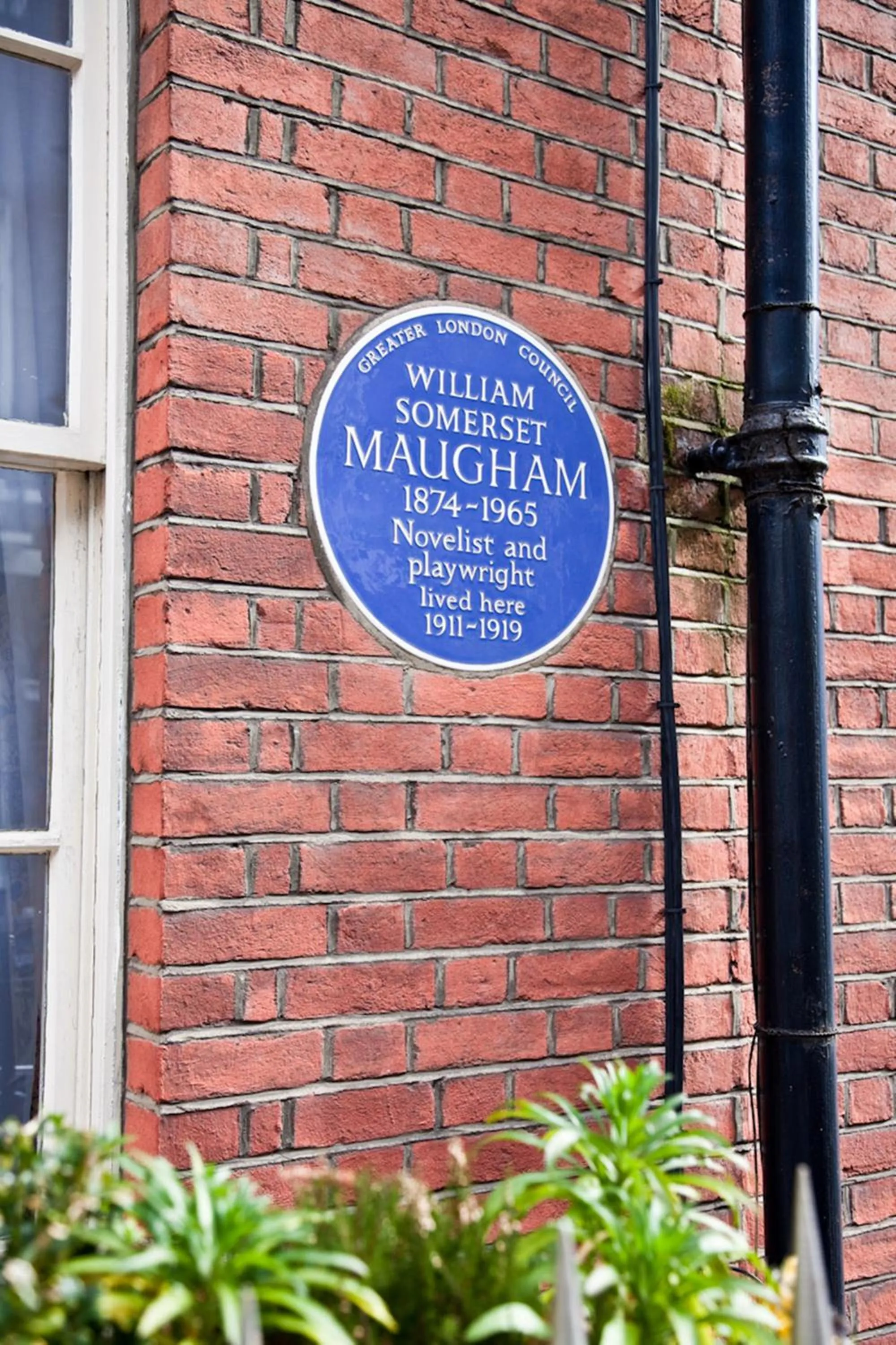 Facade/entrance in Park Lane Apartments/Shaw House
