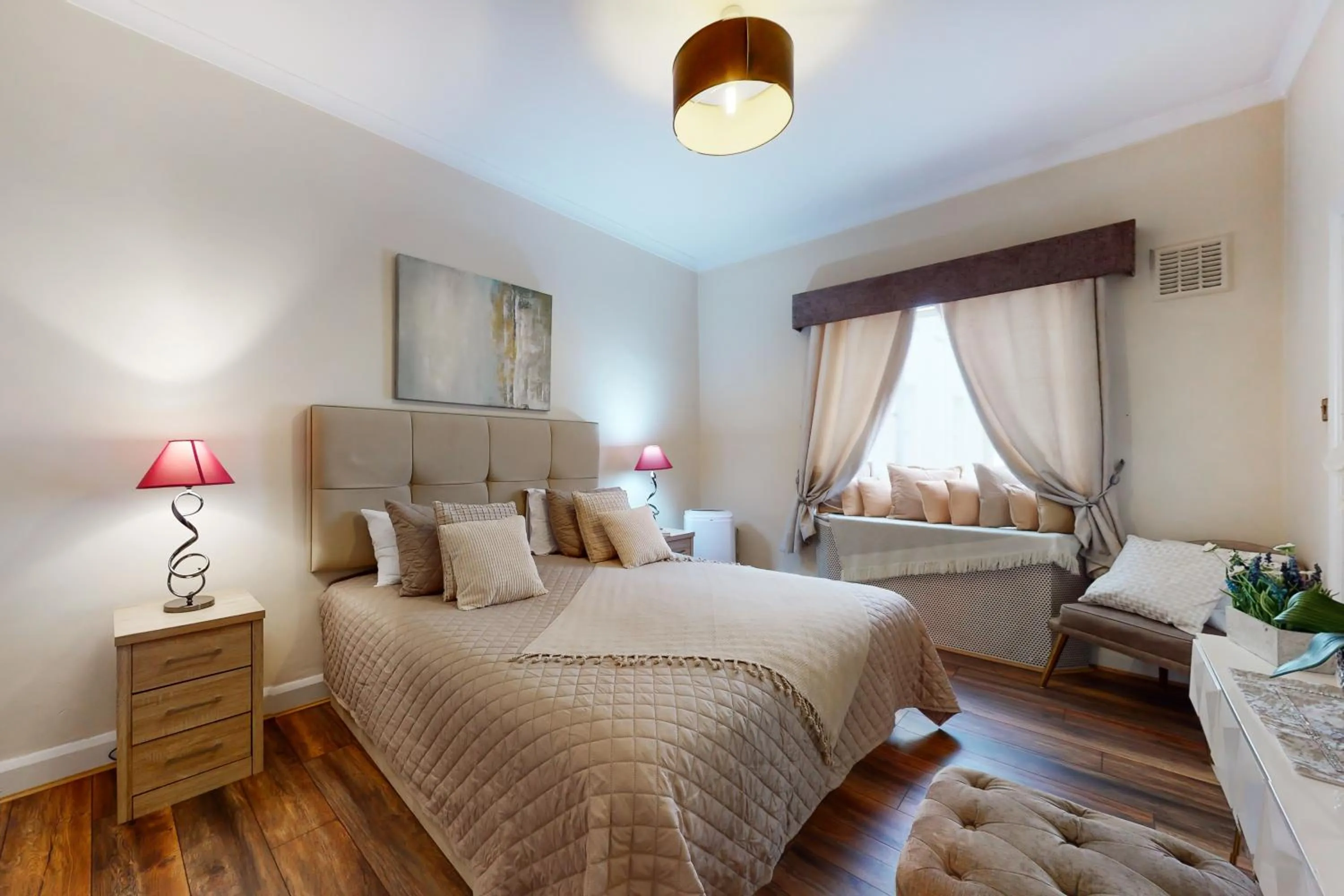 Bed in Park Lane Apartments/Shaw House