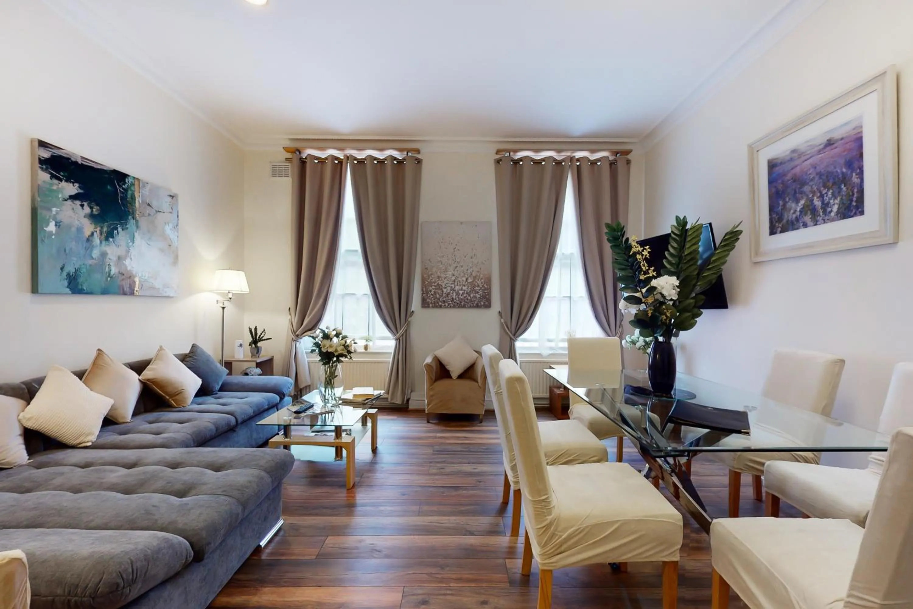  Luxury Two-Bedroom Apartment  in Park Lane Apartments/Shaw House