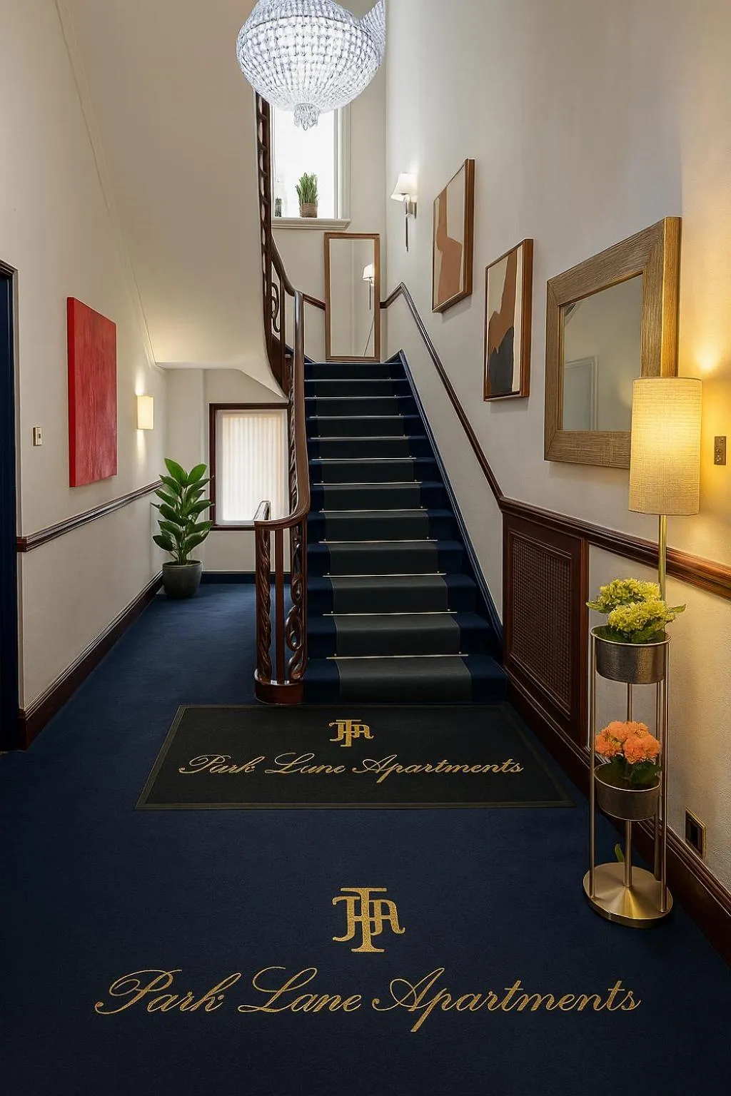 Property building in Park Lane Apartments/Shaw House