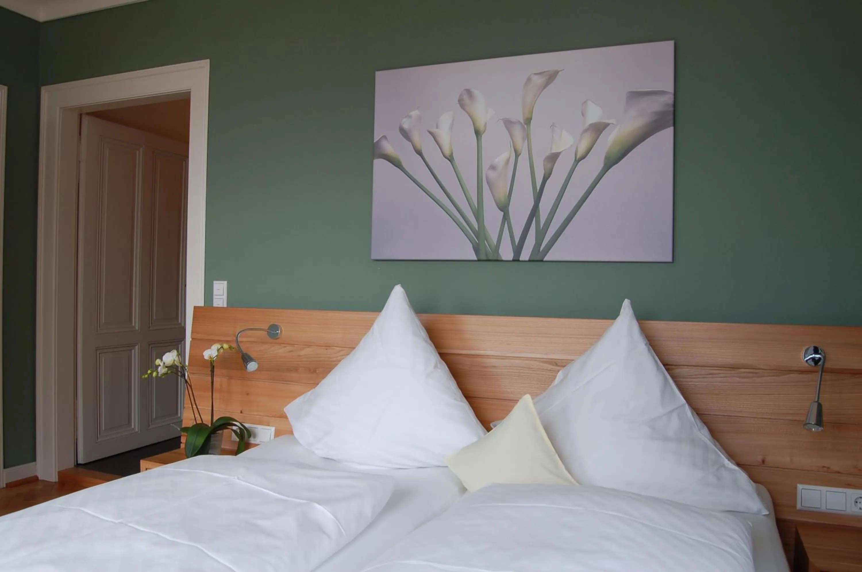 Photo of the whole room, Bed in Hotel Der Löwen