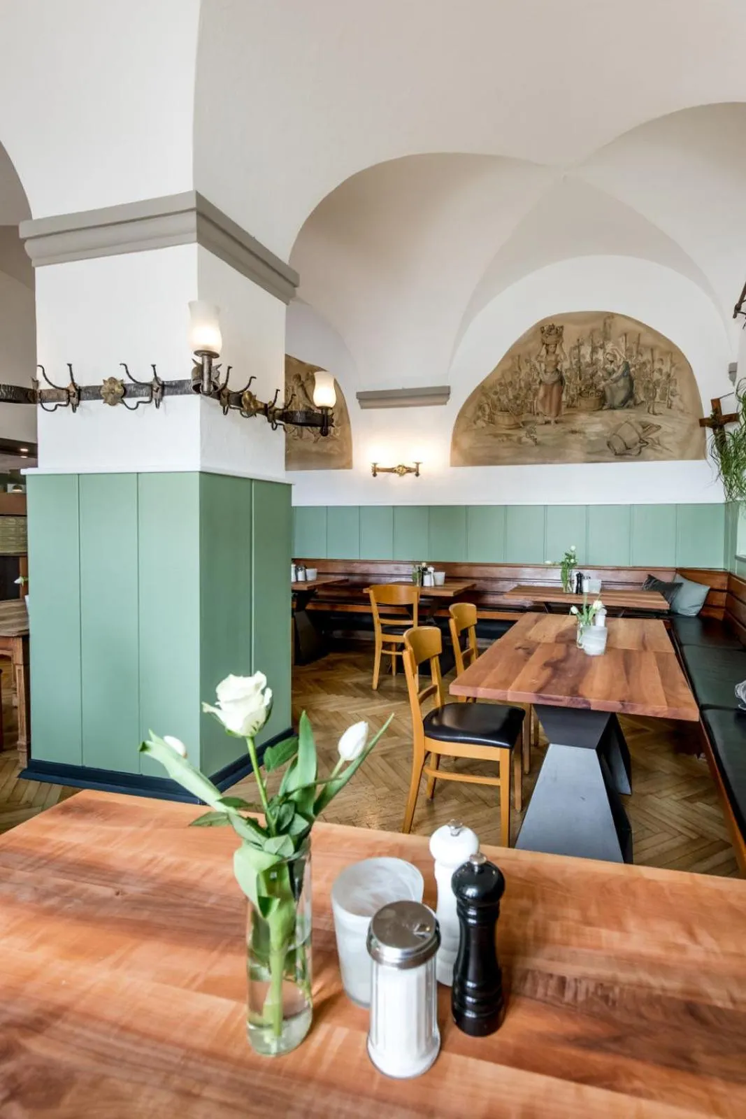 Restaurant/places to eat in Hotel Der Löwen