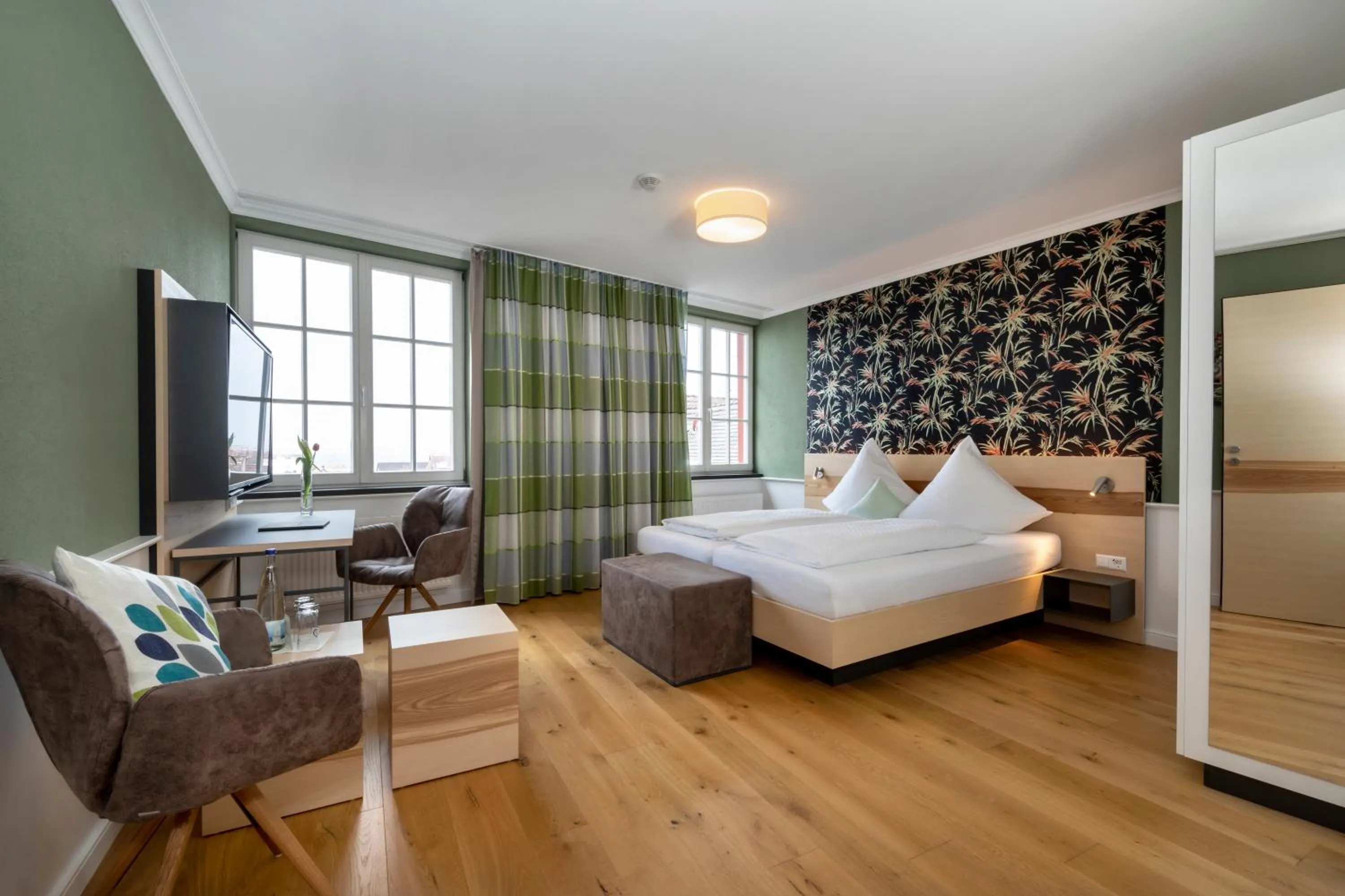 Photo of the whole room, Bed in Hotel Der Löwen