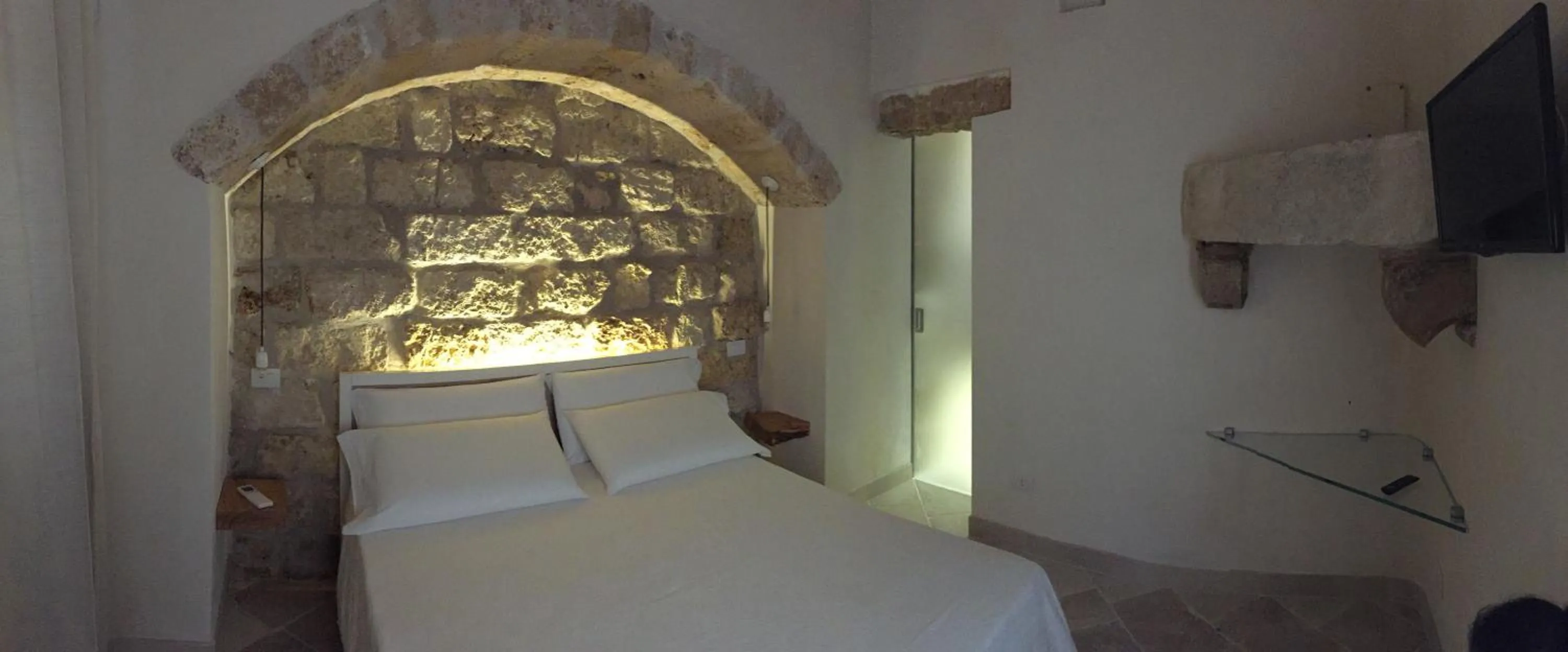 Bed in Suite Cavour B&B