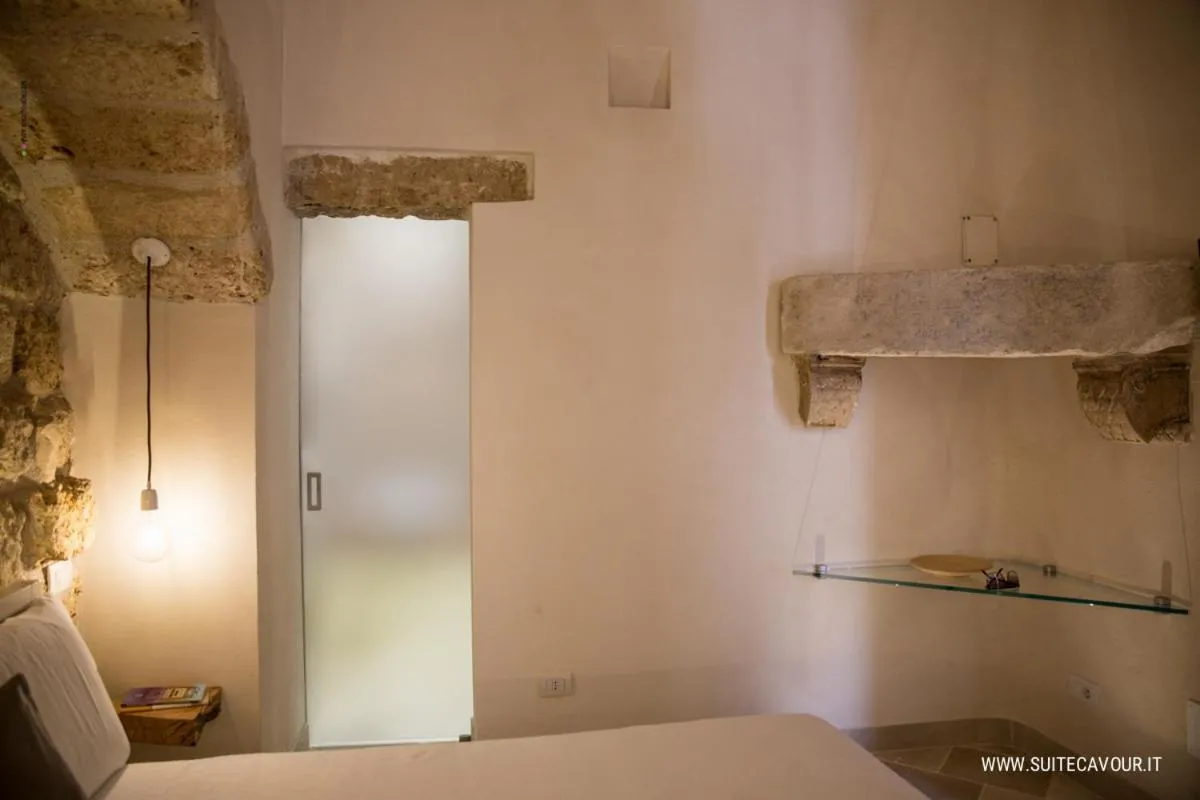 Bed in Suite Cavour B&B