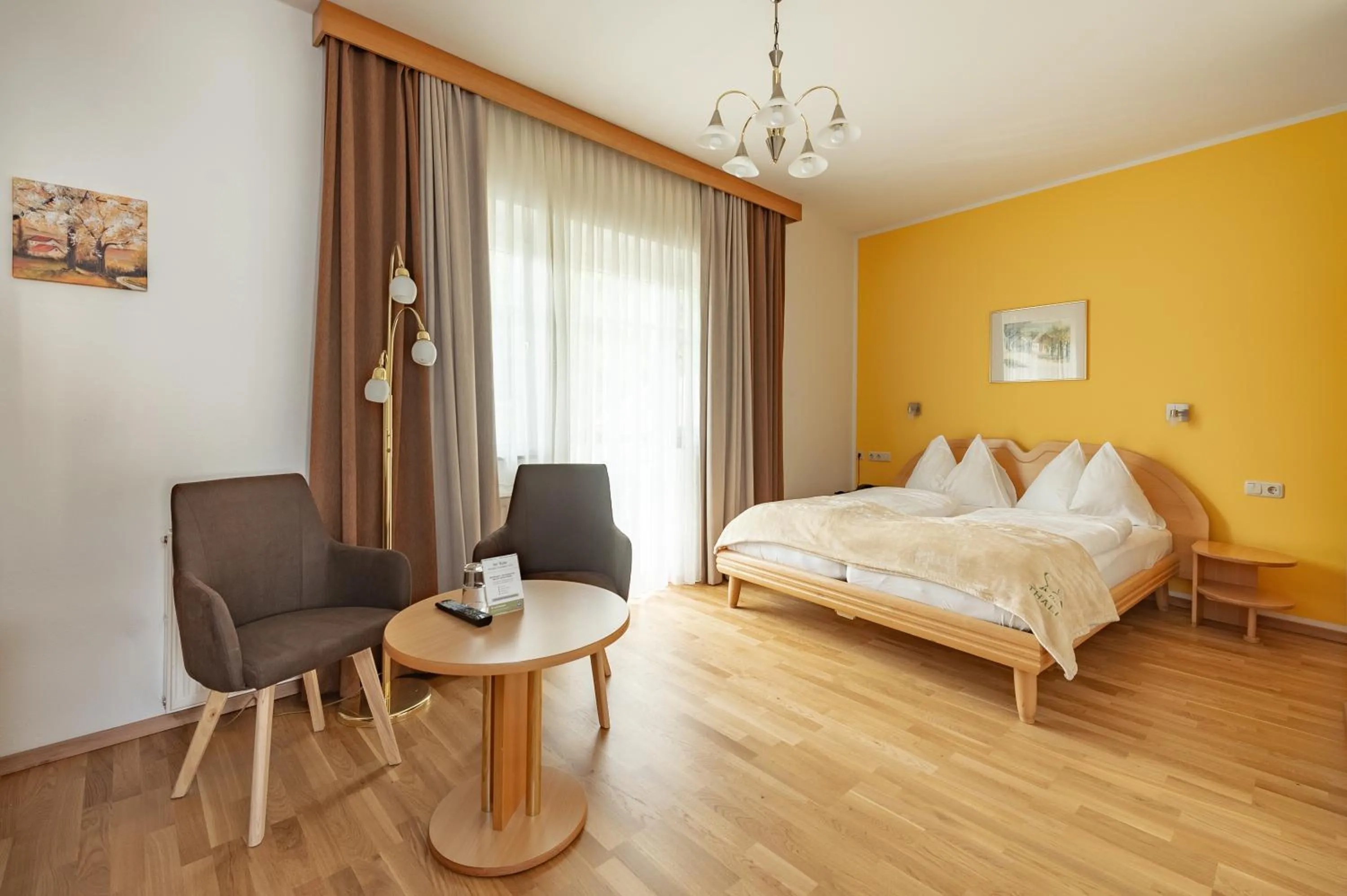 Photo of the whole room, Bed in Der Thaller - Wirtshaus - Restaurant - Hotel