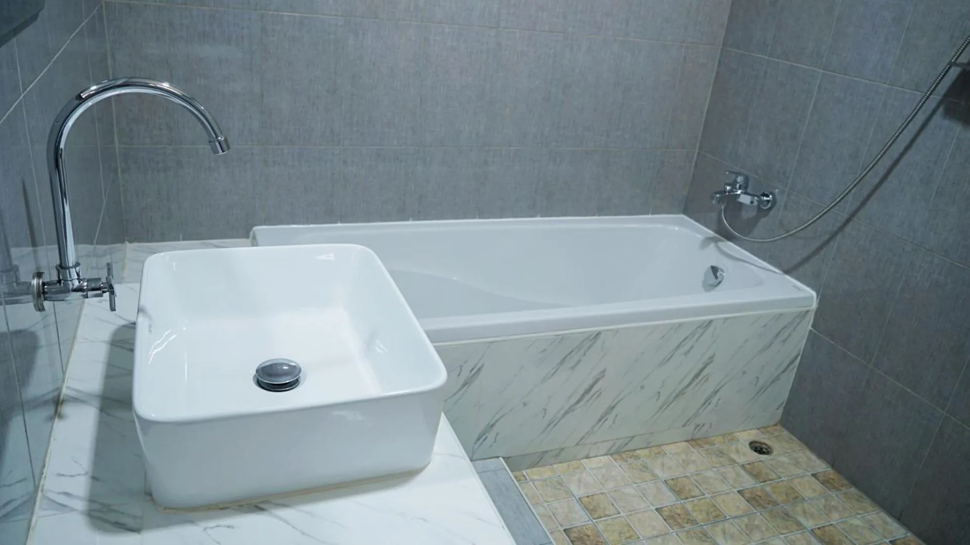 Shower in Midtown Sukhothai