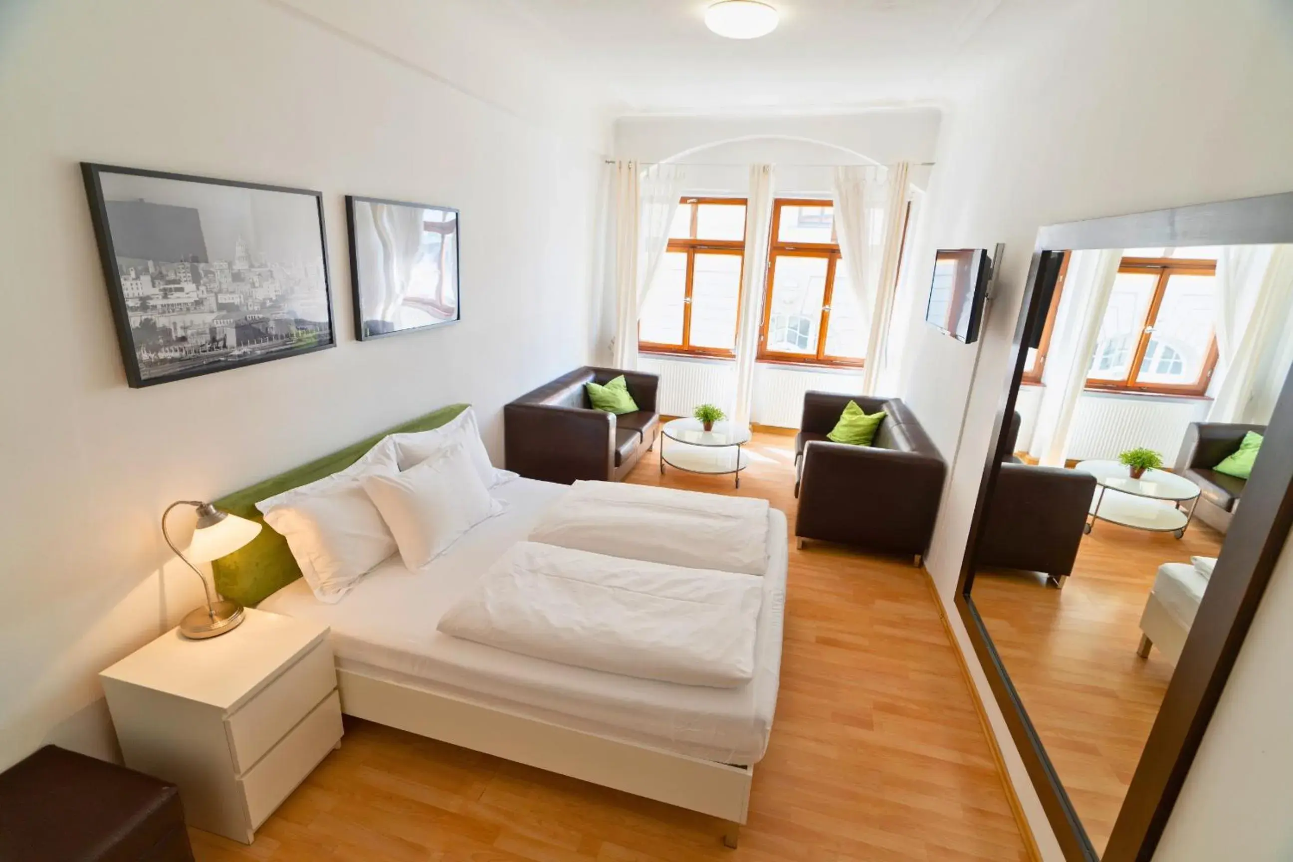 Superior Double Room - single occupancy in The Square Coburg Superior Double Room - single occupancy in The Square Coburg