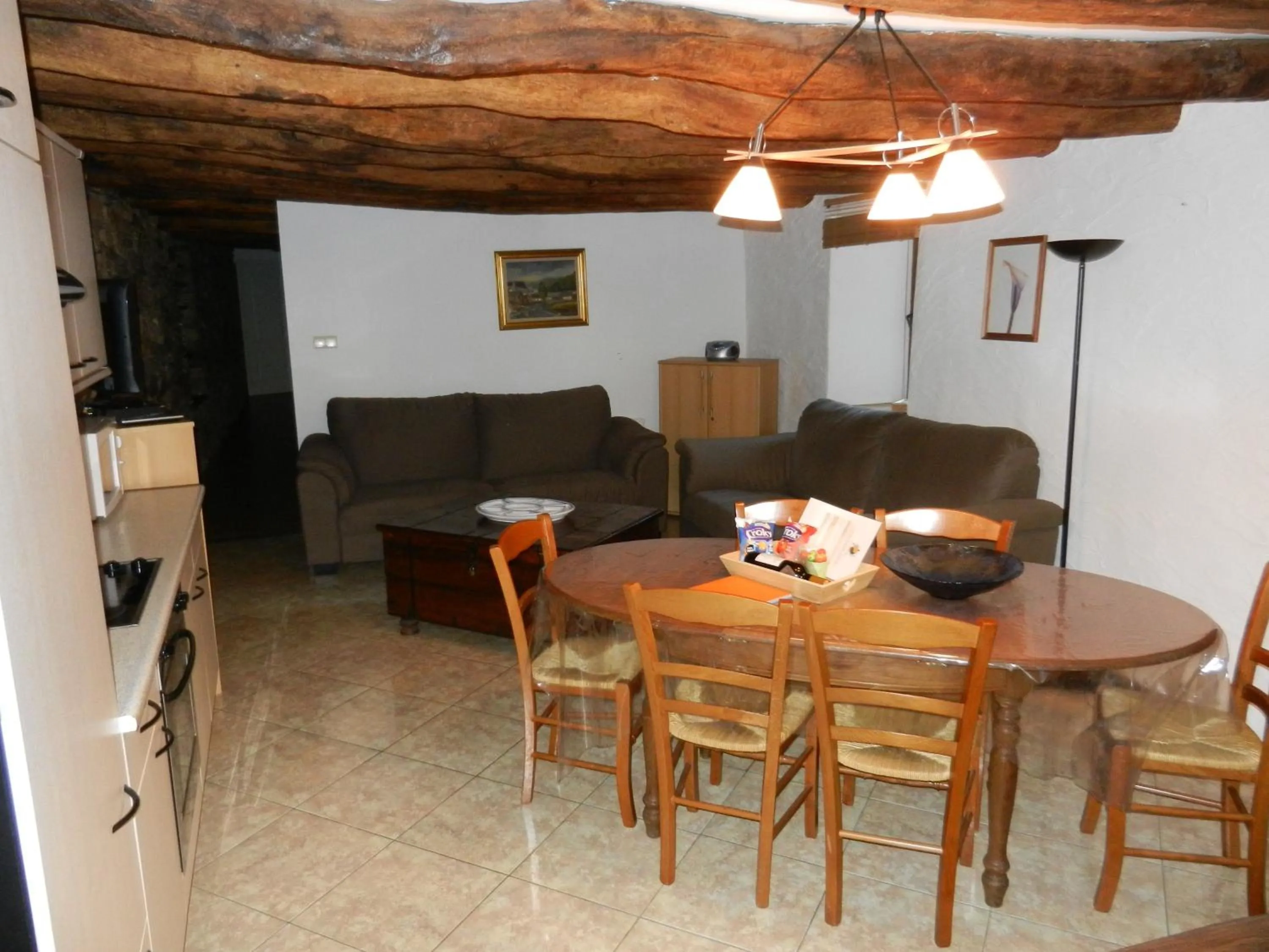 Dining area in B&B Le 'Ti 'Bou de Refuge