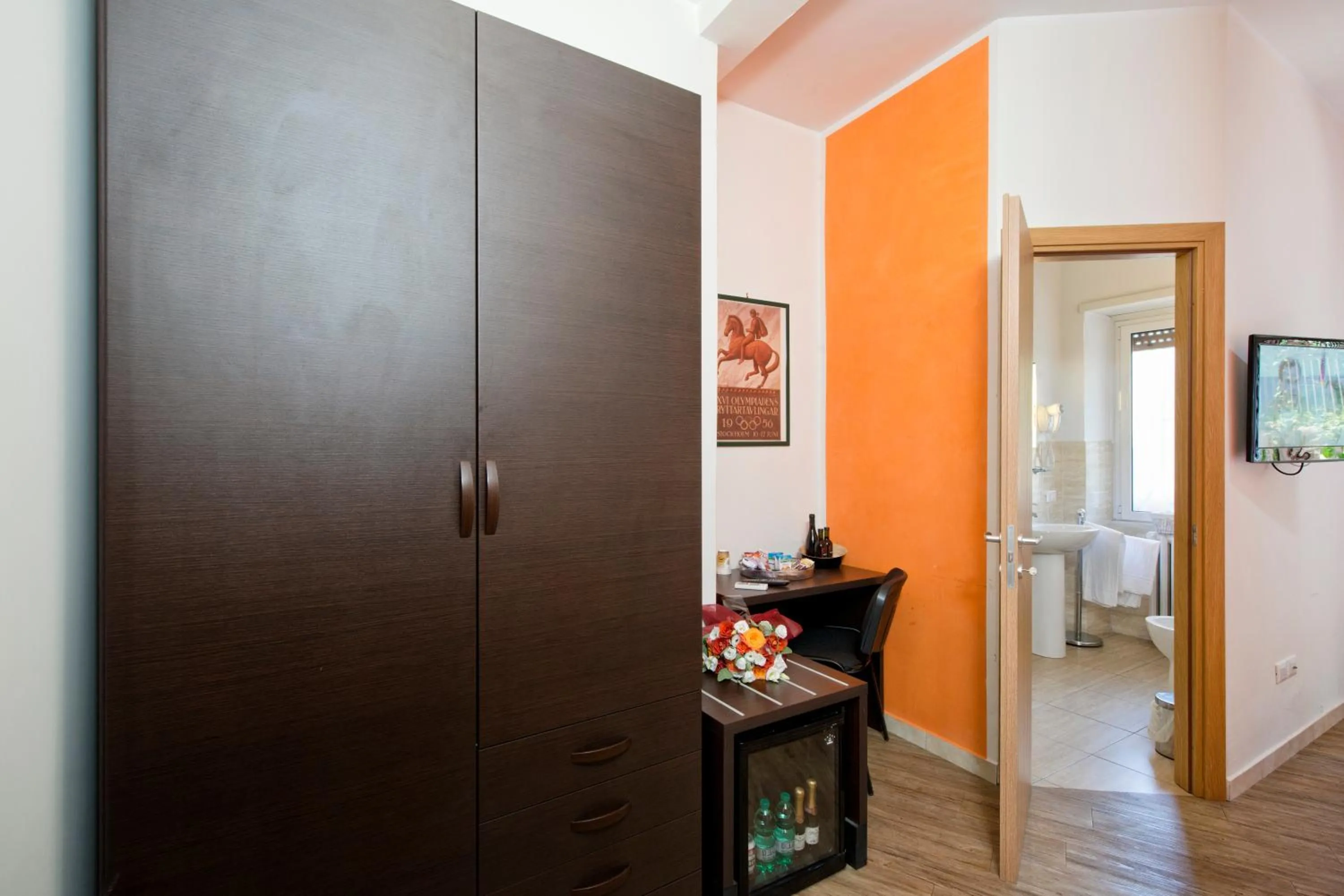 Decorative detail in Vaticano84