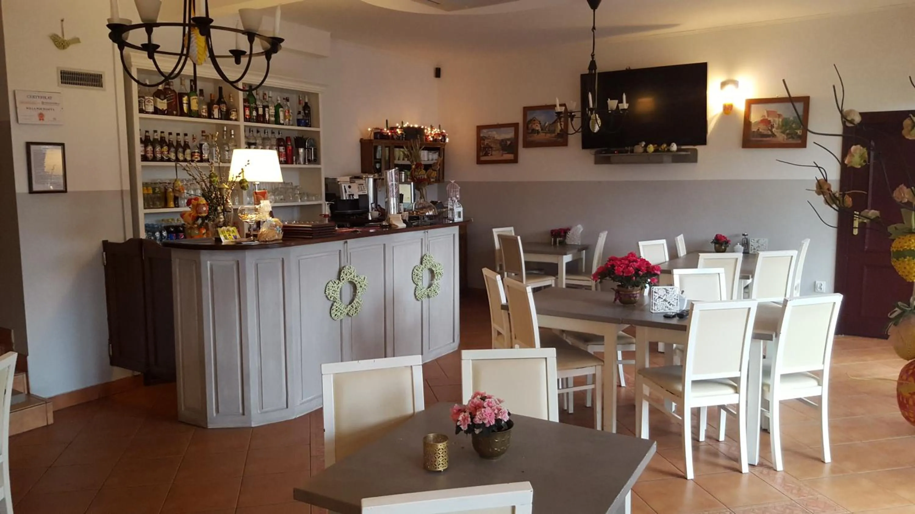 Restaurant/places to eat in Willa Pod Basztą Restauracja&Wellness