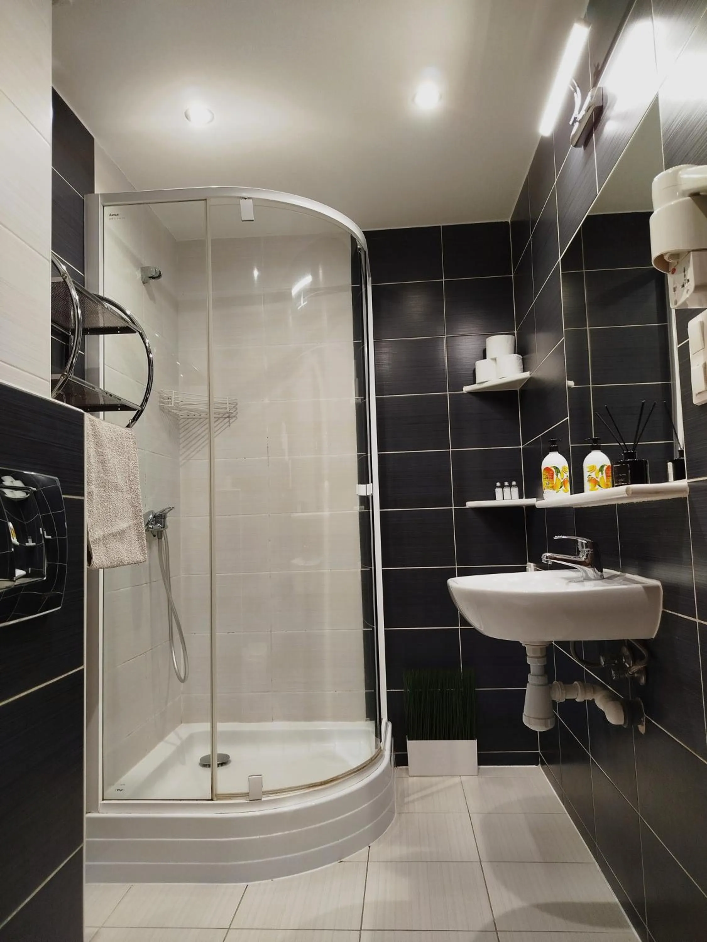 Shower in Willa Pod Basztą Restauracja&Wellness