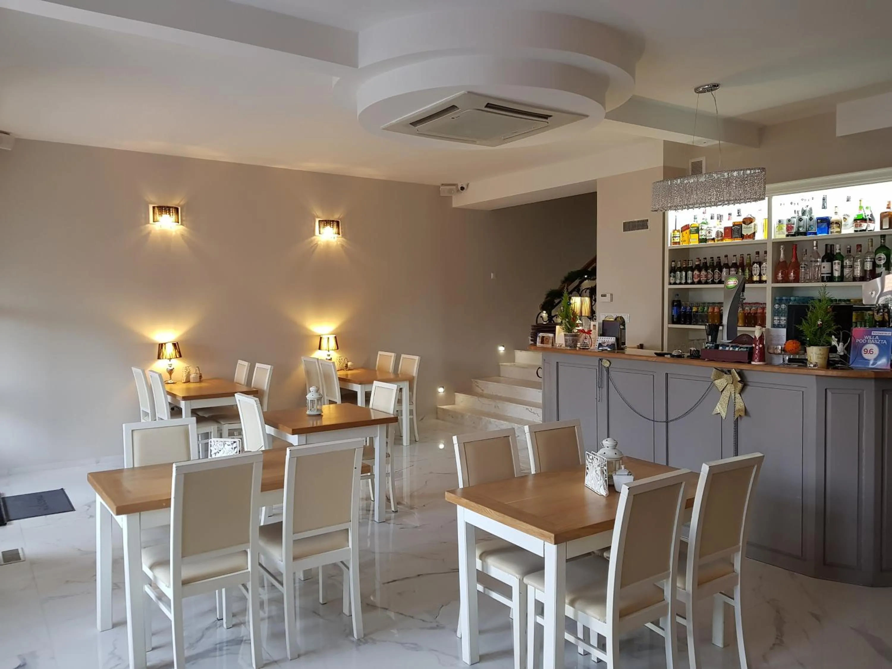 Food and drinks in Willa Pod Basztą Restauracja&Wellness