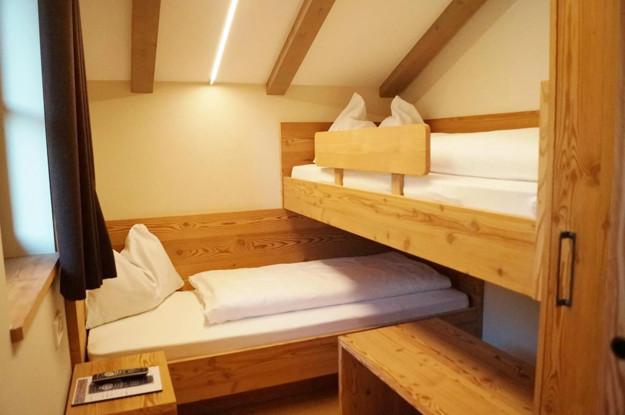 bunk bed, Bed in Hotel Laurin