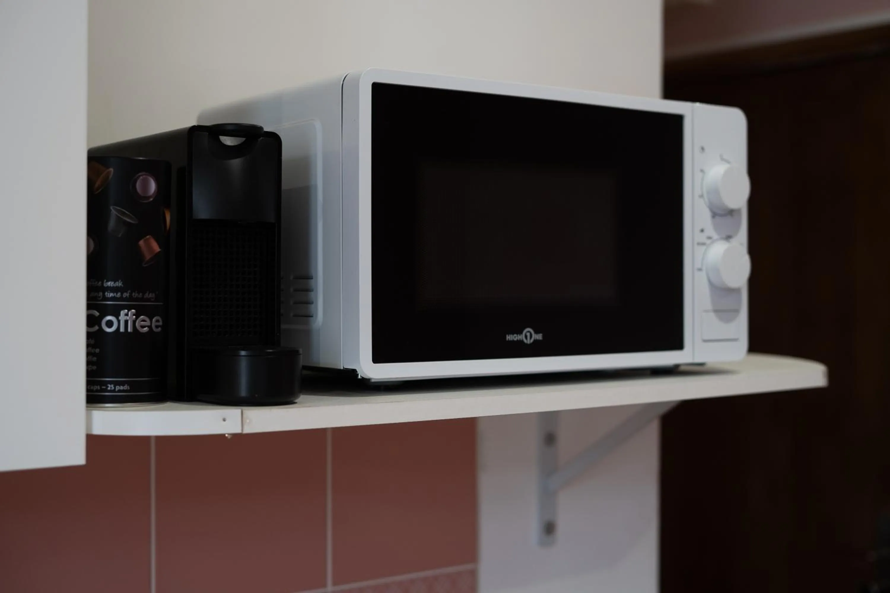 Coffee/tea facilities in Capstay Color Valenciennes & Netflix