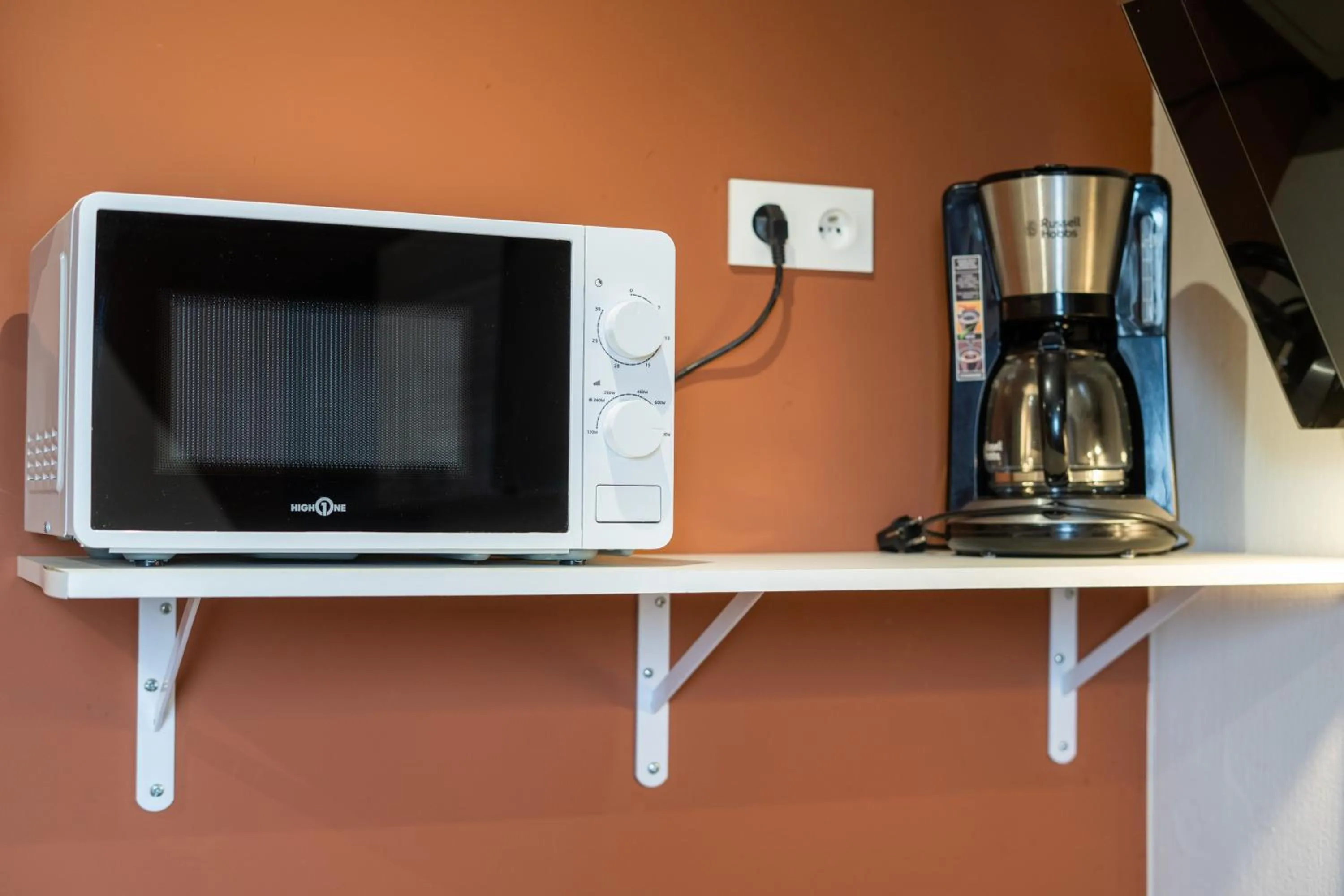 Kitchen or kitchenette in Capstay Color Valenciennes & Netflix