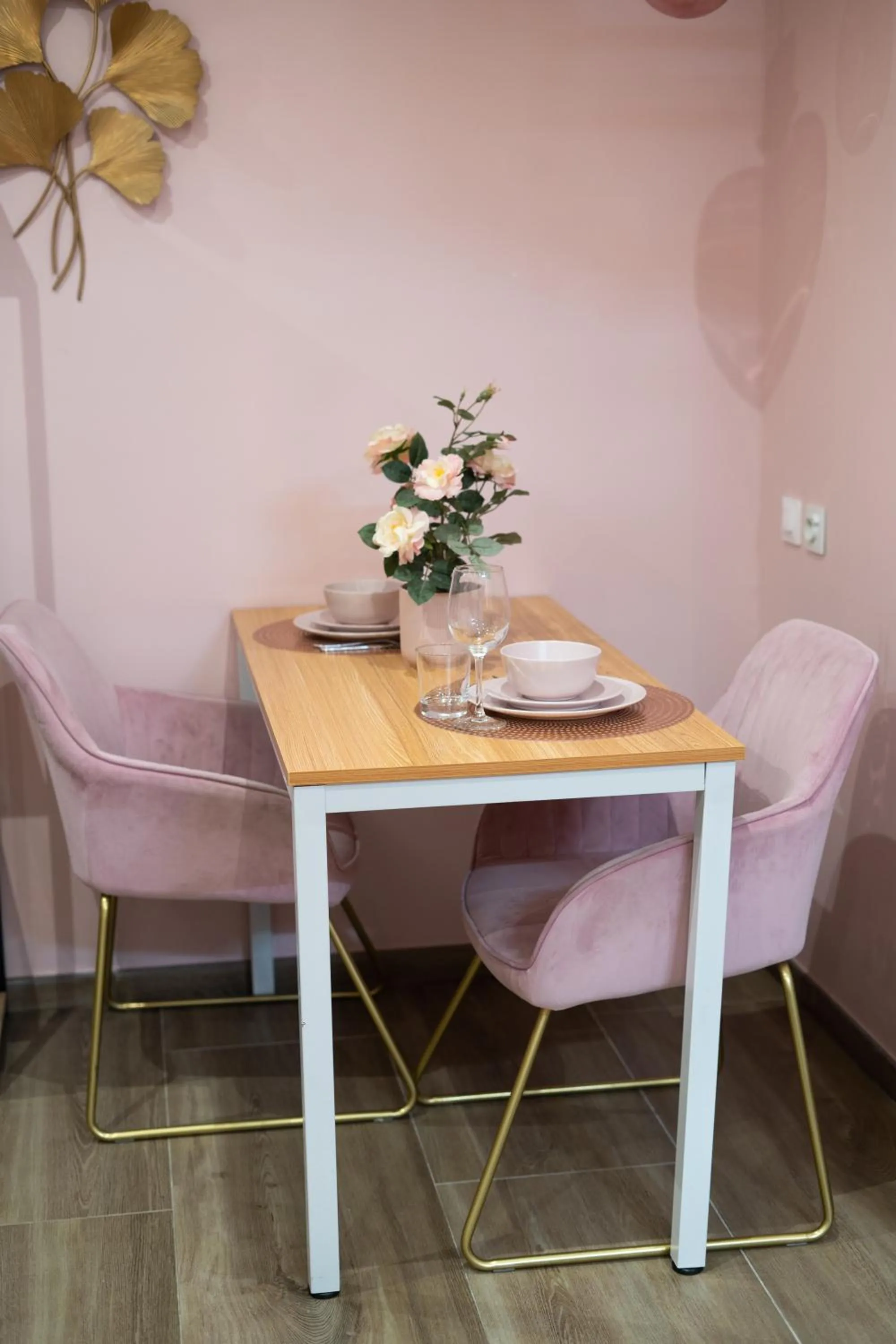 Seating area in Capstay Color Valenciennes & Netflix