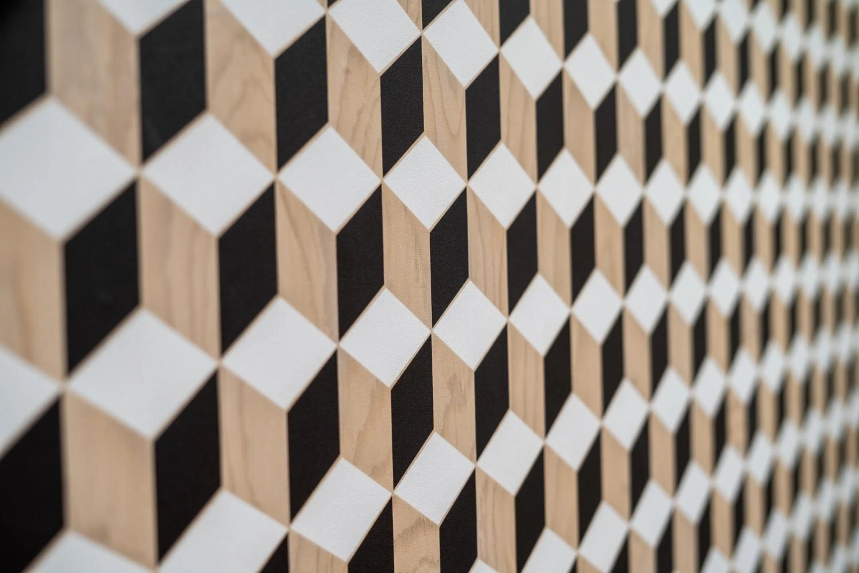 Decorative detail in Capstay Color Valenciennes & Netflix