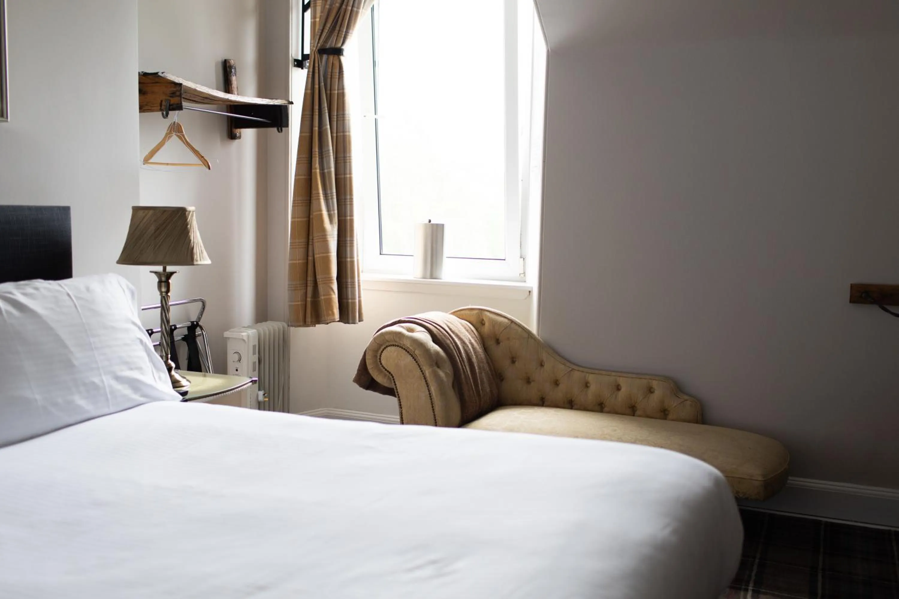 Bed in Whitebridge Hotel