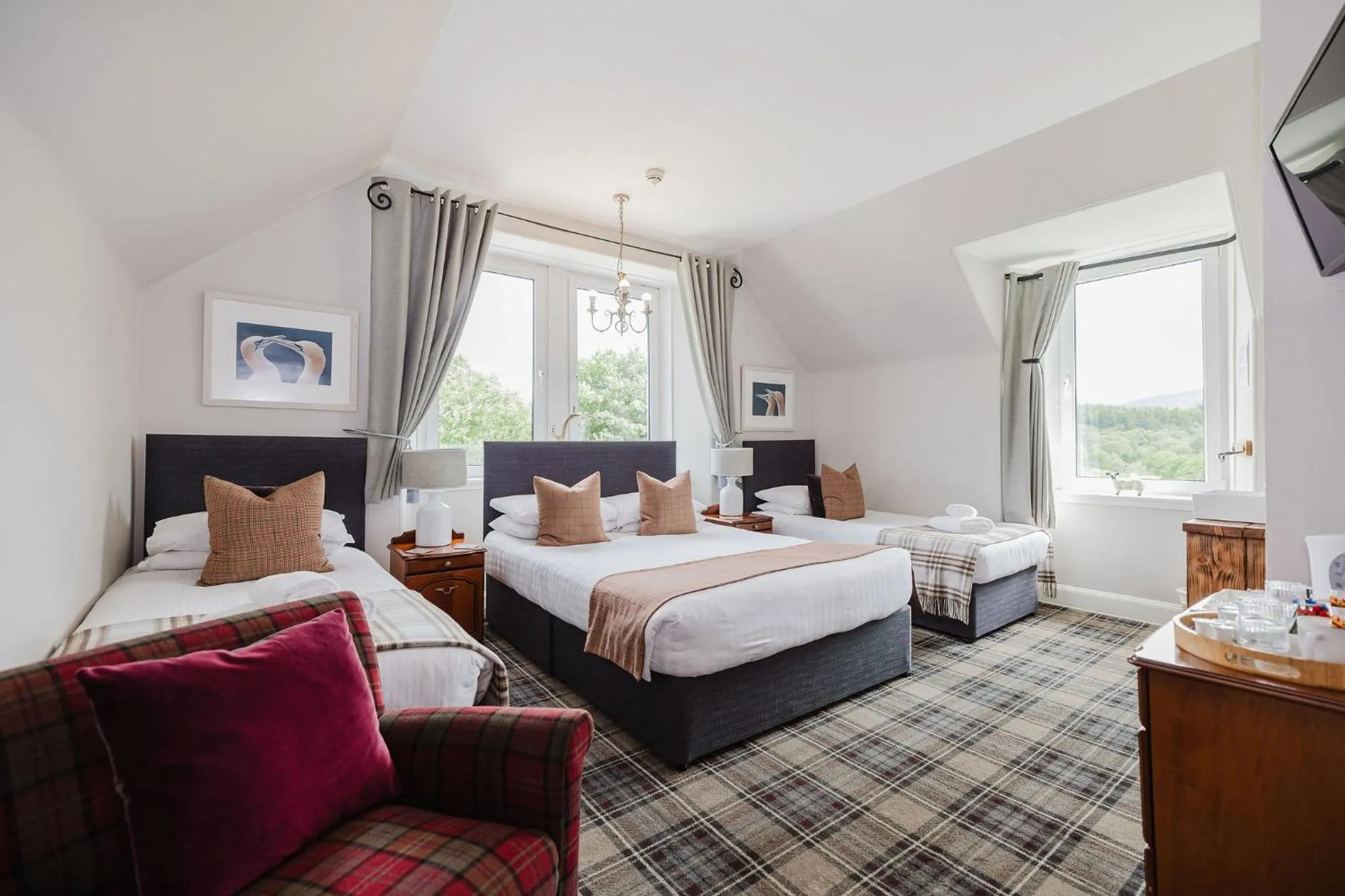 Bed in Whitebridge Hotel