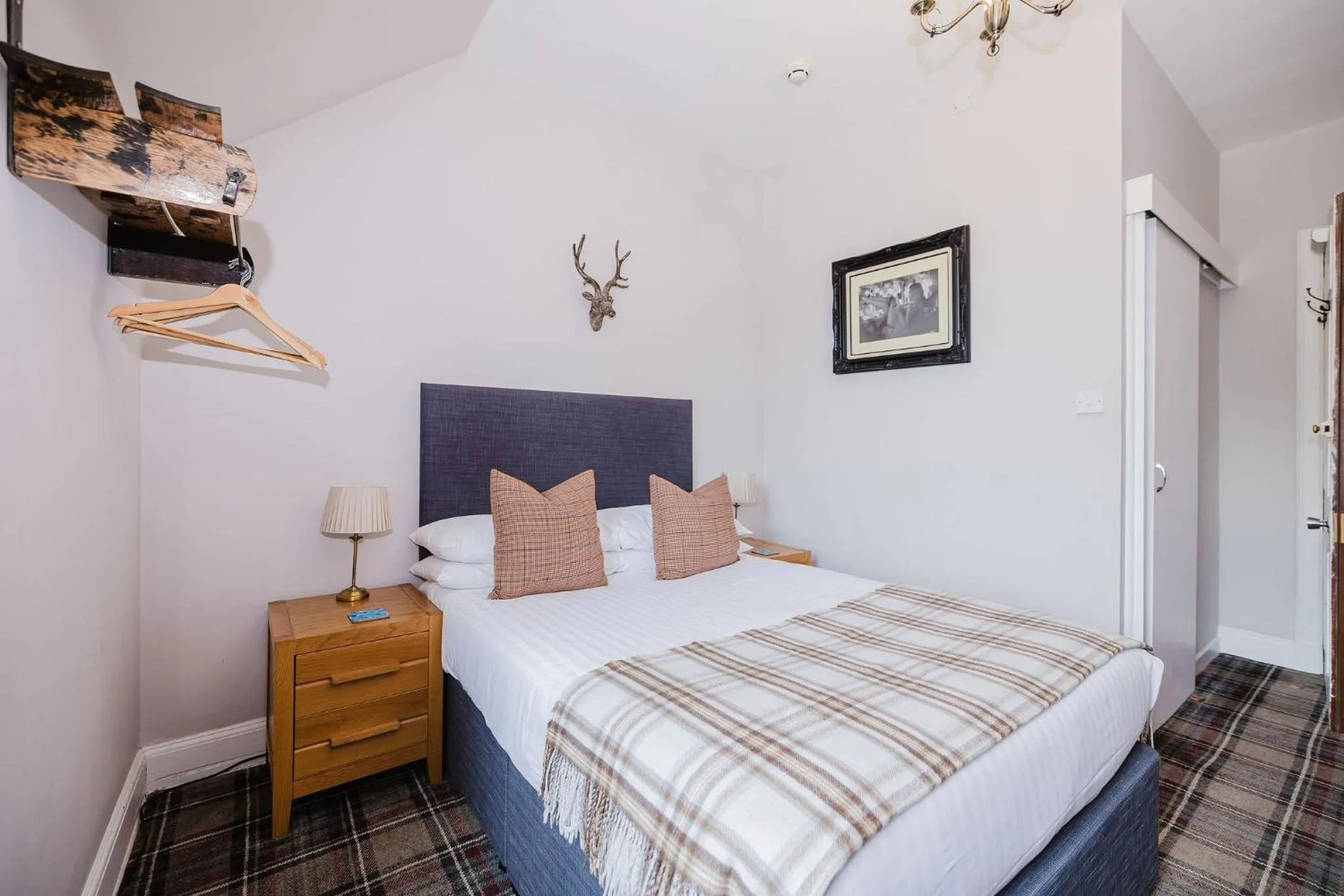 Bed in Whitebridge Hotel