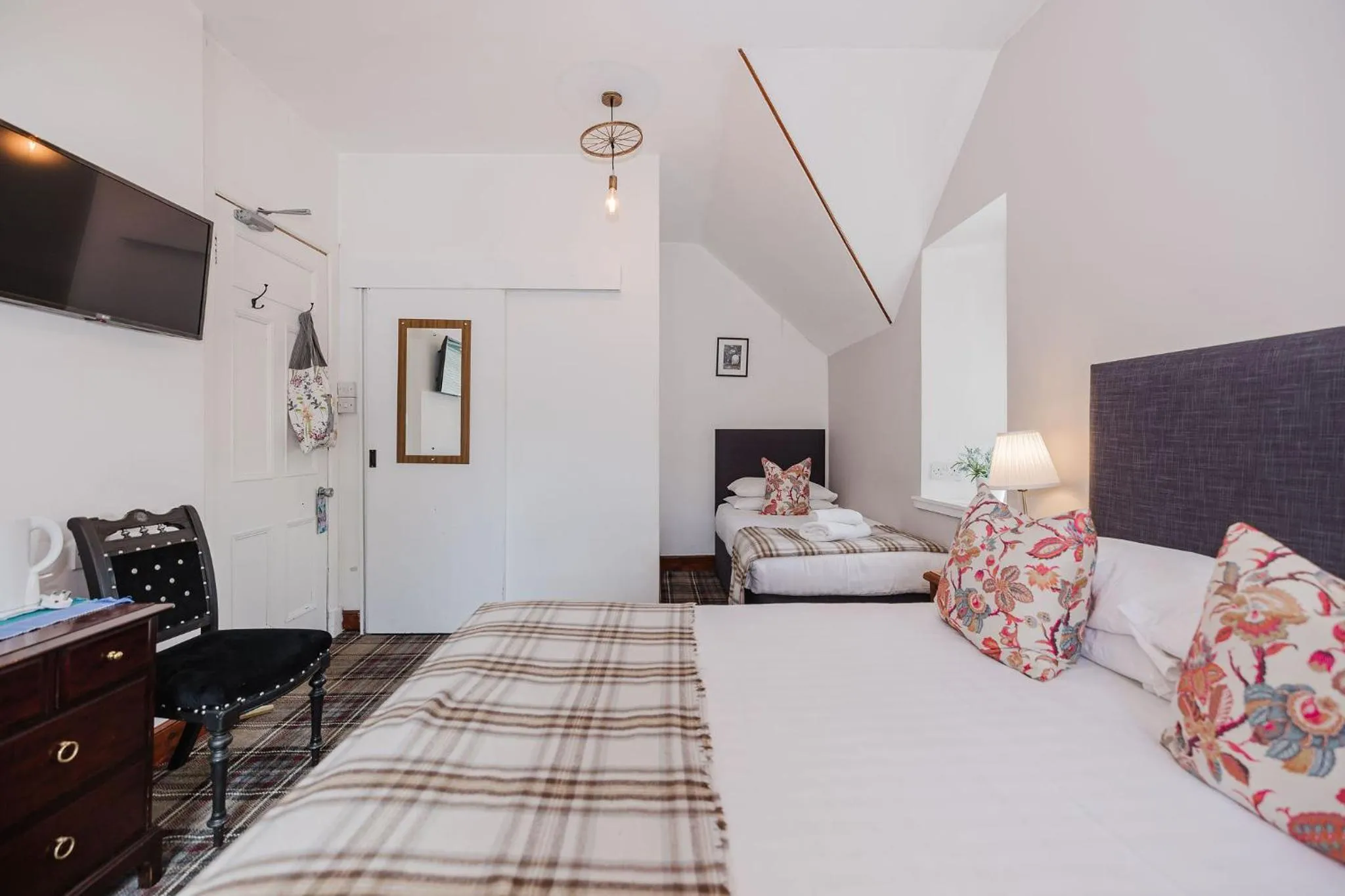 Bed in Whitebridge Hotel