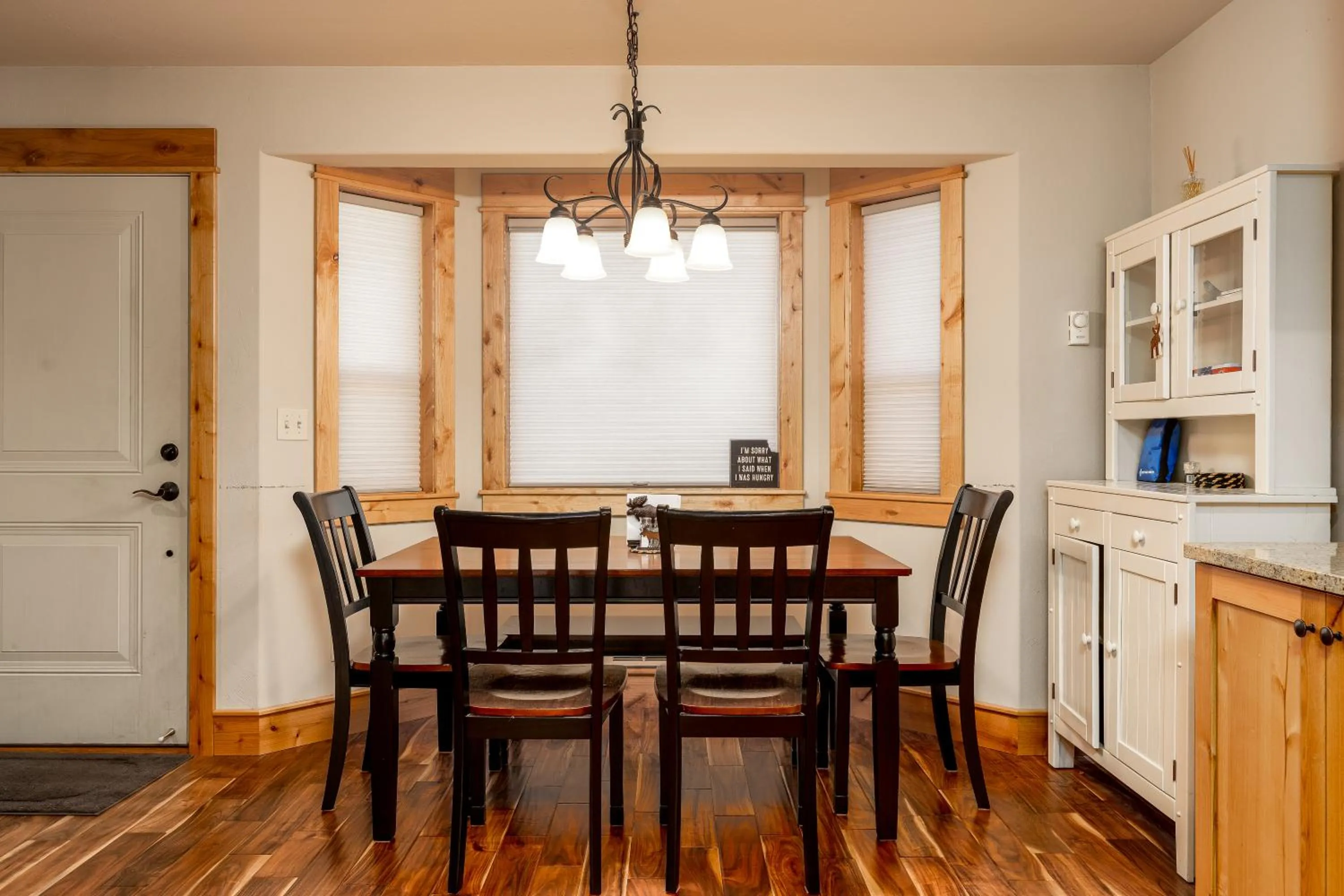Kitchen or kitchenette in Shepherd Family Retreats- Fox
