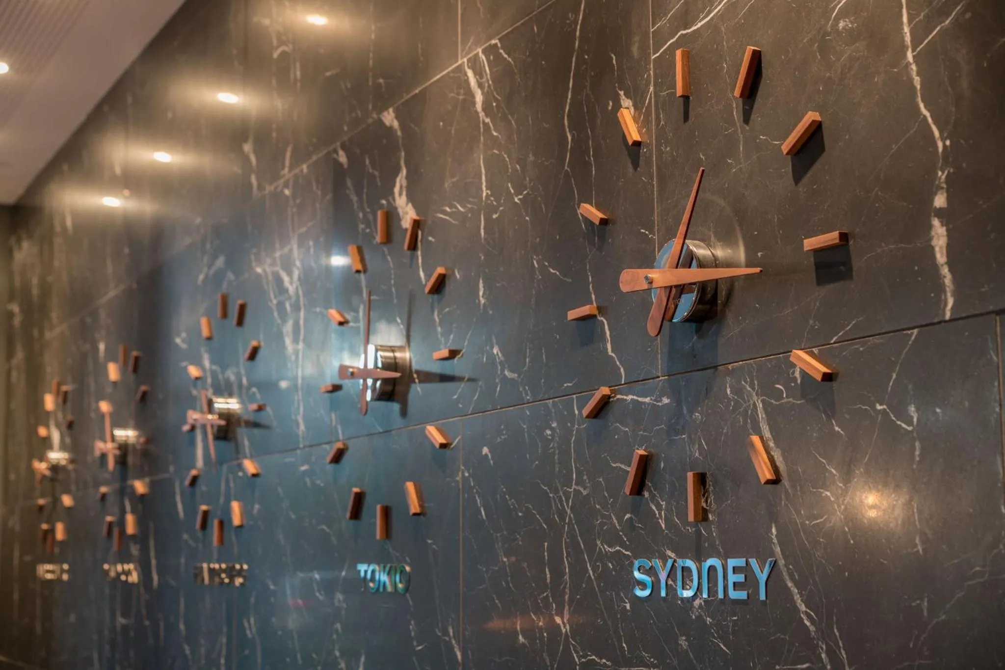 Lounge or bar in Motel One Hamburg Airport