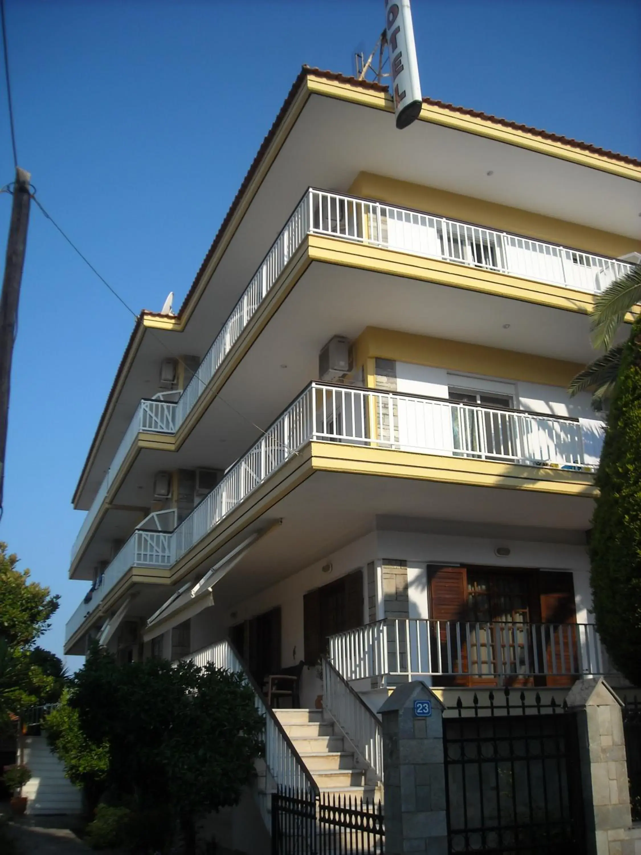 Iris Hotel Iris Hotel