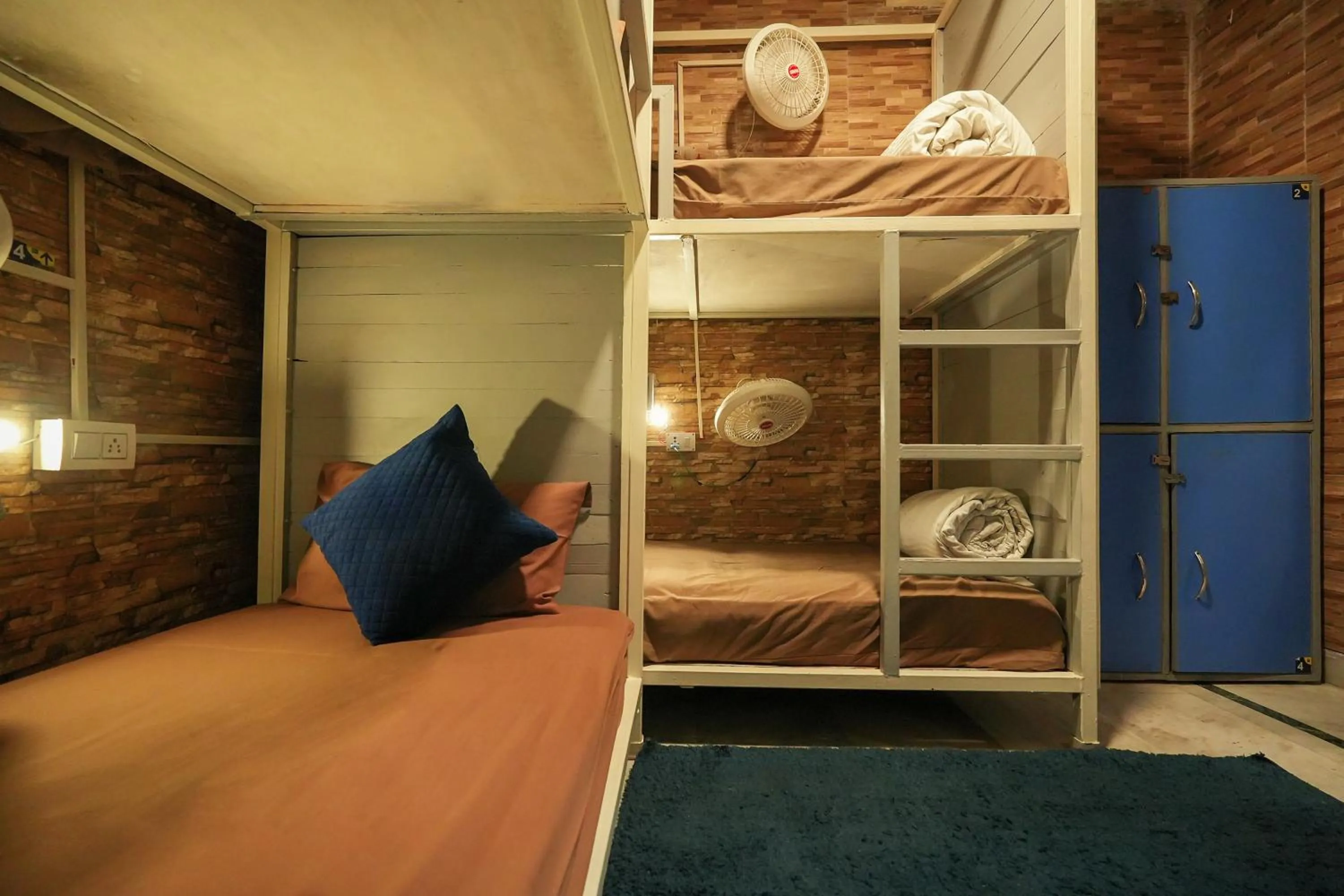 bunk bed, Bed in Shalom Backpackers Rishikesh