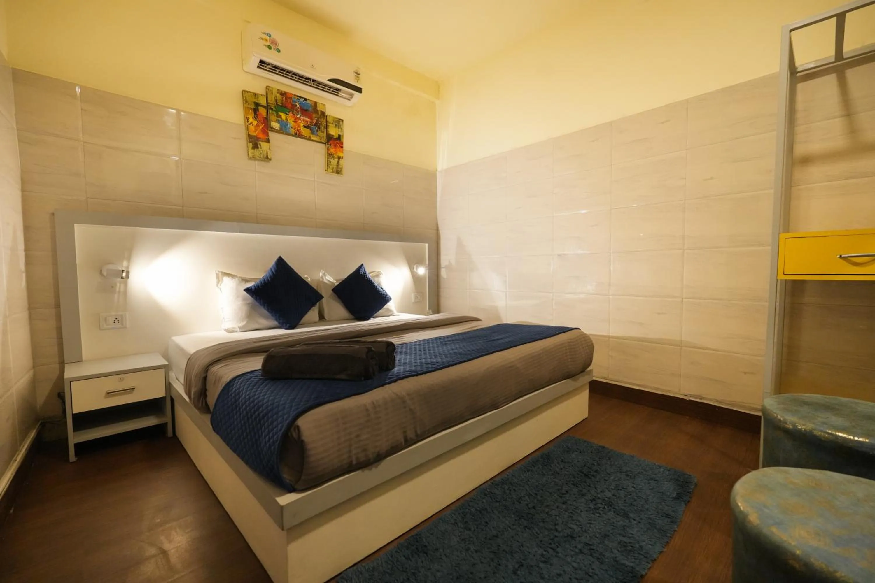 Bed in Shalom Backpackers Rishikesh