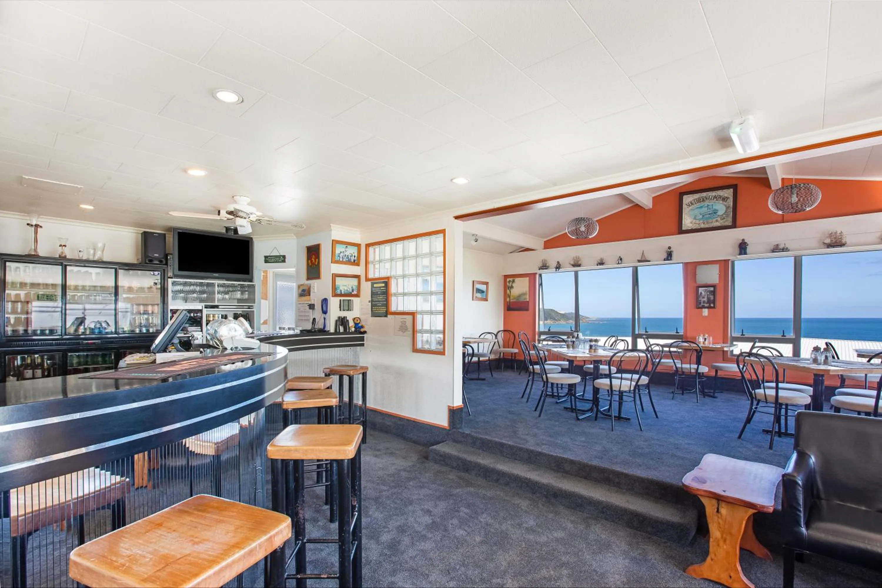 Restaurant/places to eat in Ahipara Bay Motel