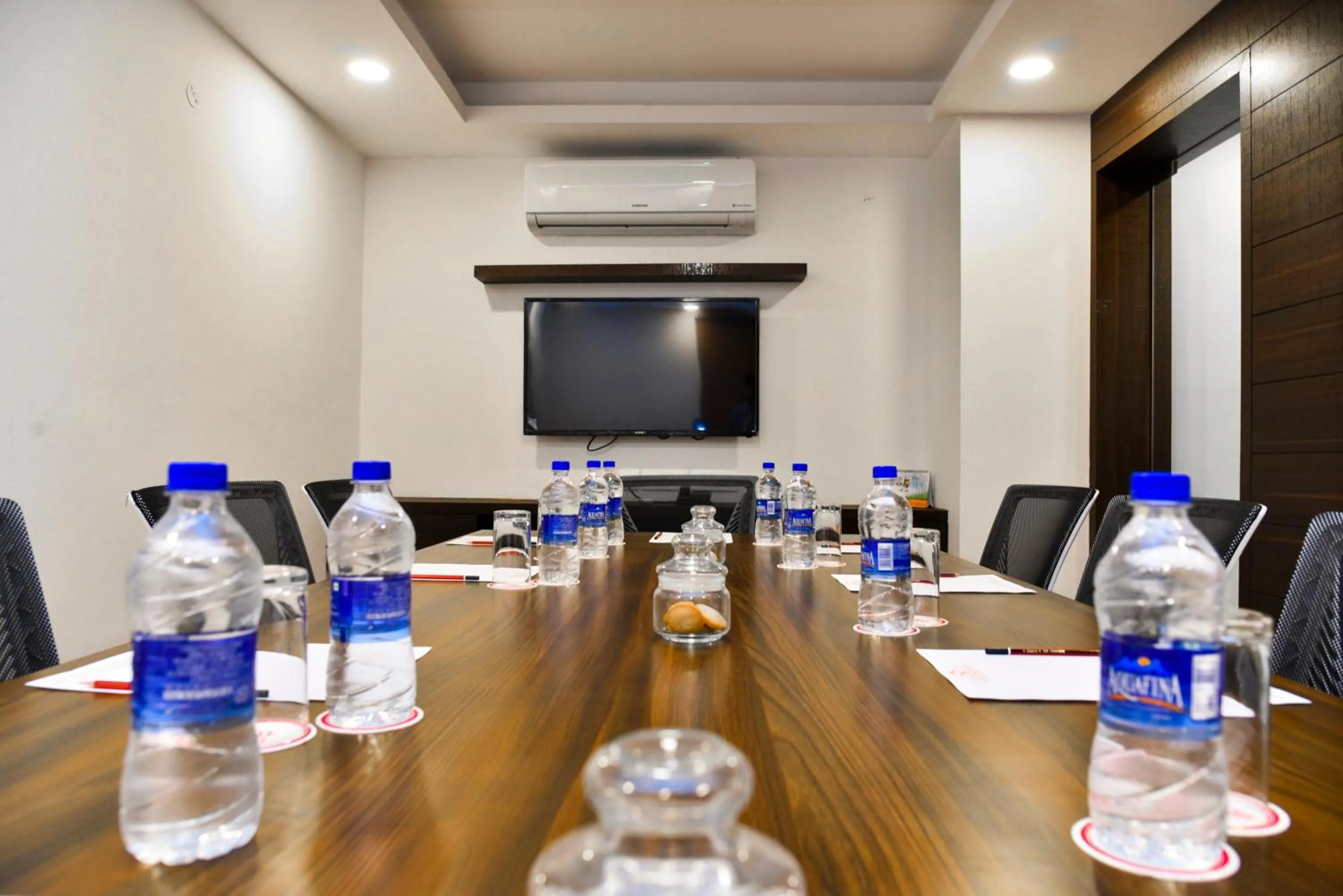 Meeting/conference room in Hotel Suncity Plaza, Sitapura, Jaipur