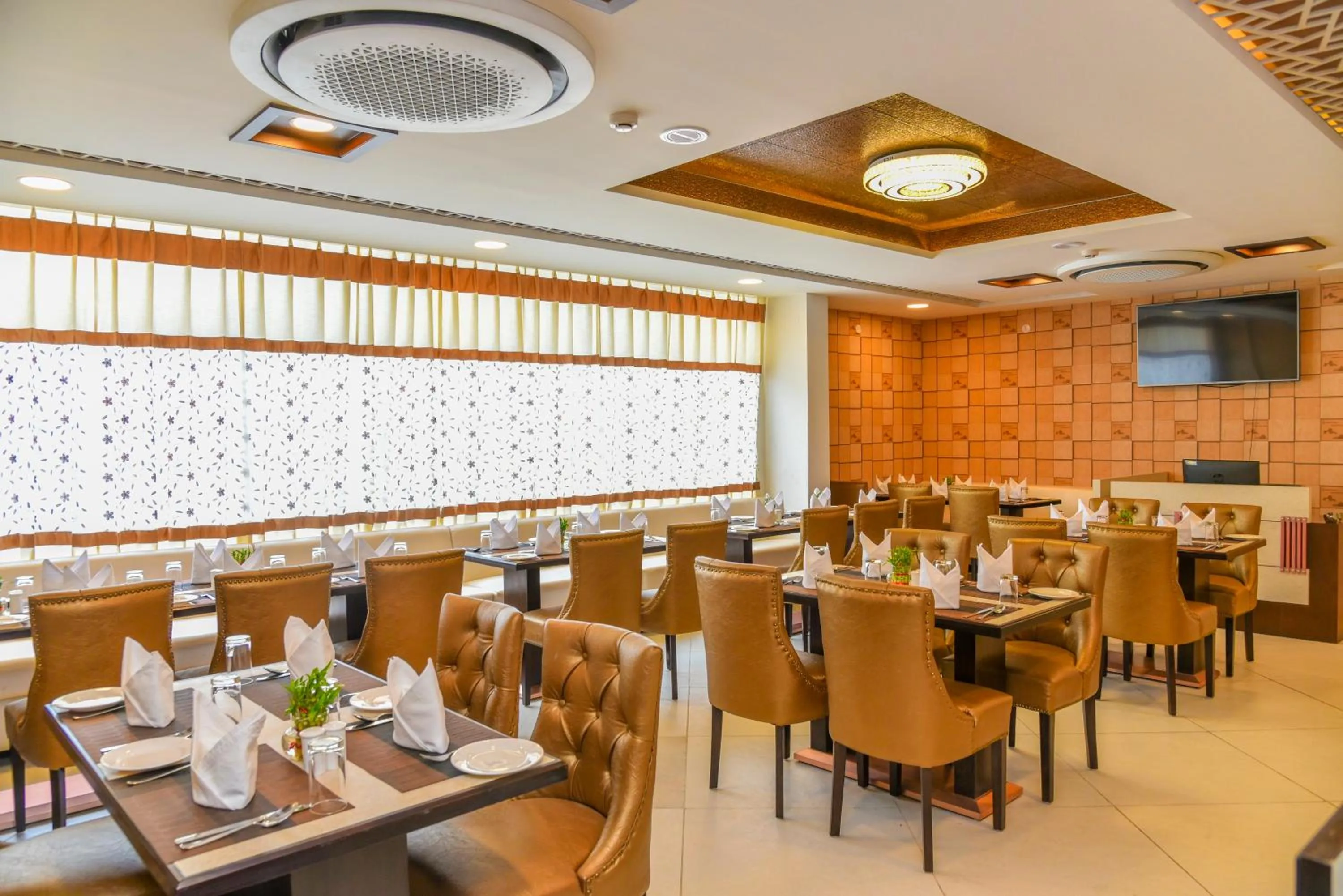 Dining area in Hotel Suncity Plaza, Sitapura, Jaipur