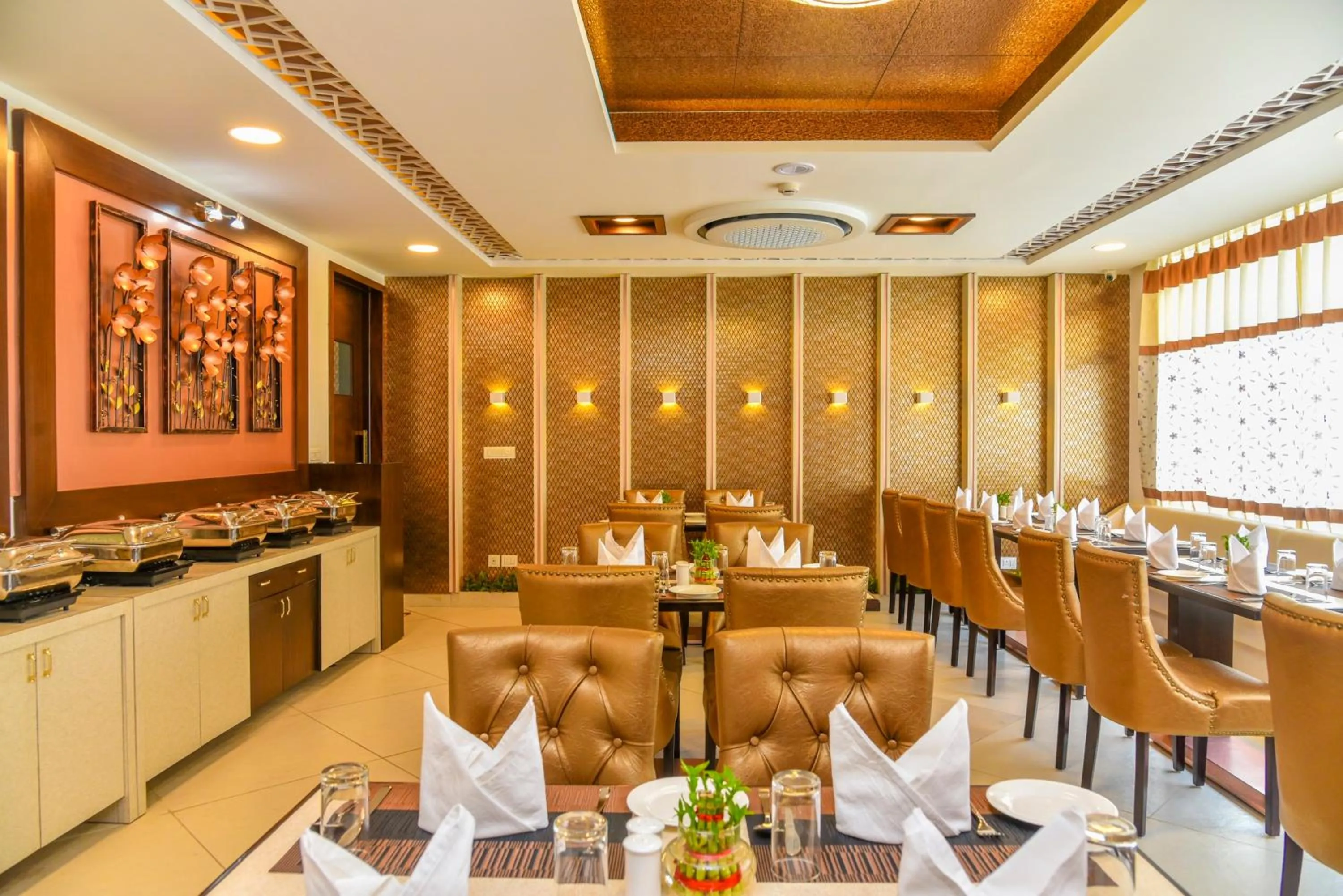 Dining area in Hotel Suncity Plaza, Sitapura, Jaipur