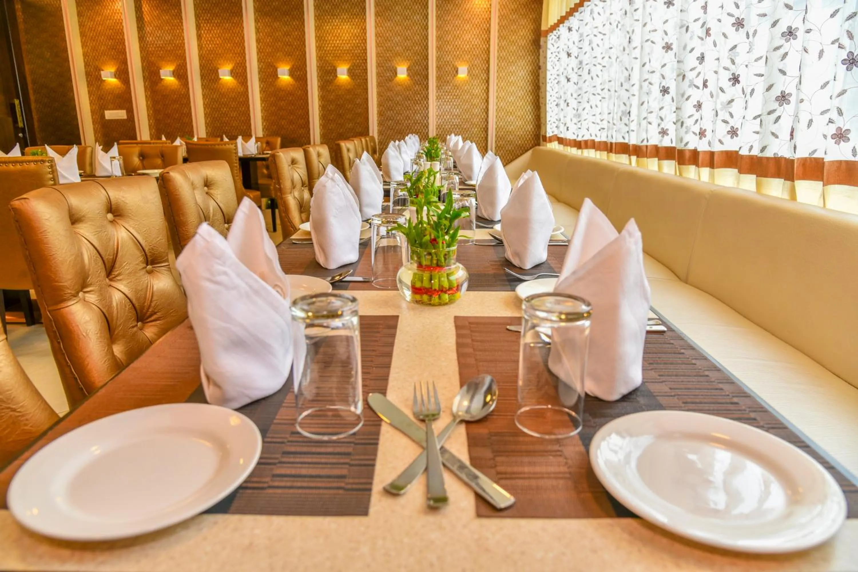 Dining area in Hotel Suncity Plaza, Sitapura, Jaipur