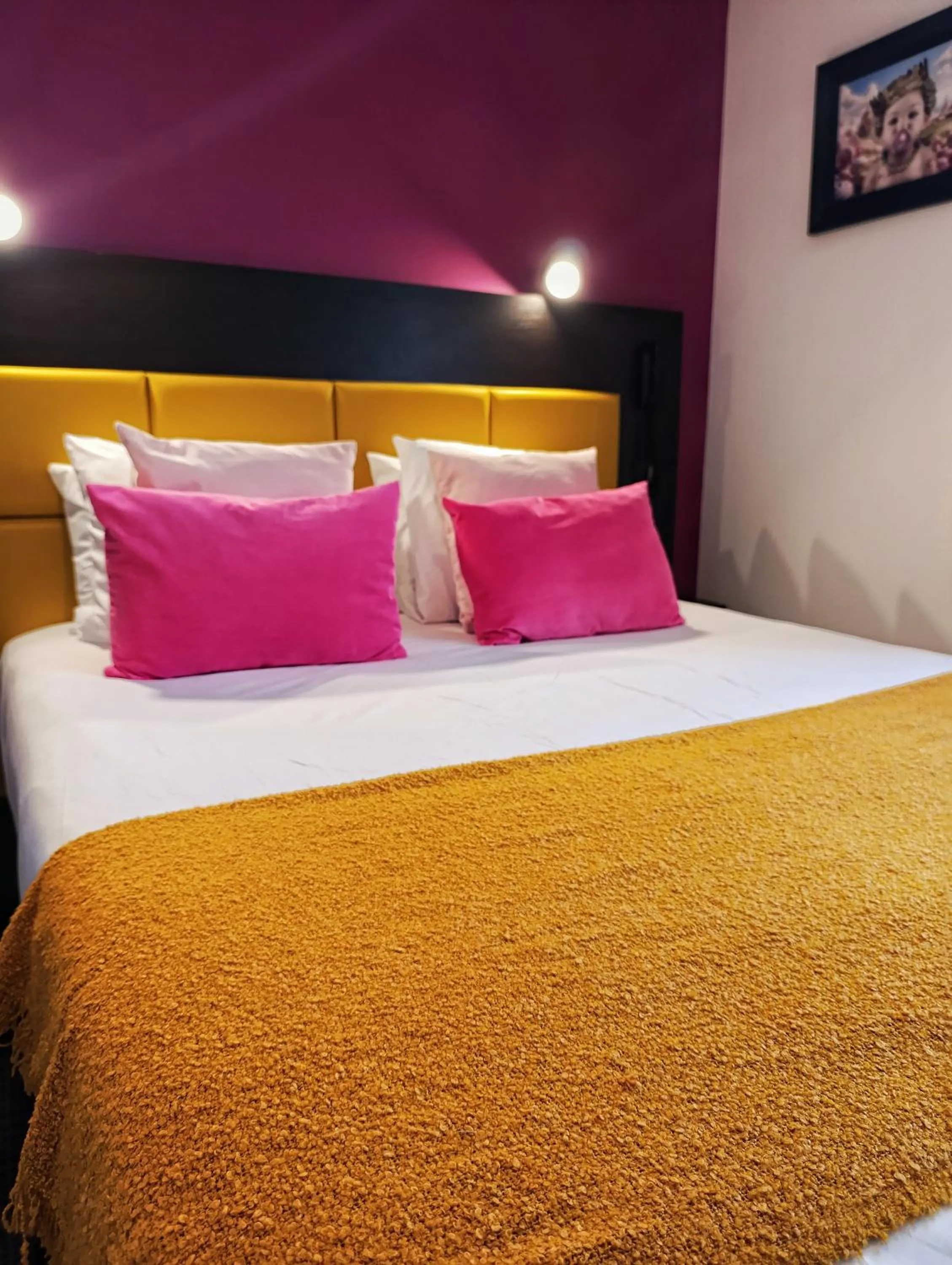 Bed in Hotel Reine Mathilde