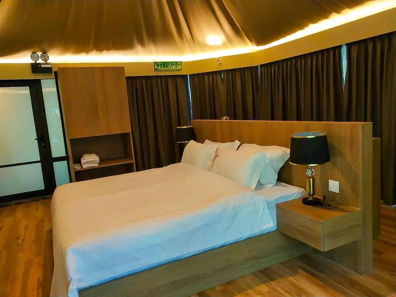 Bed in Boulder Valley