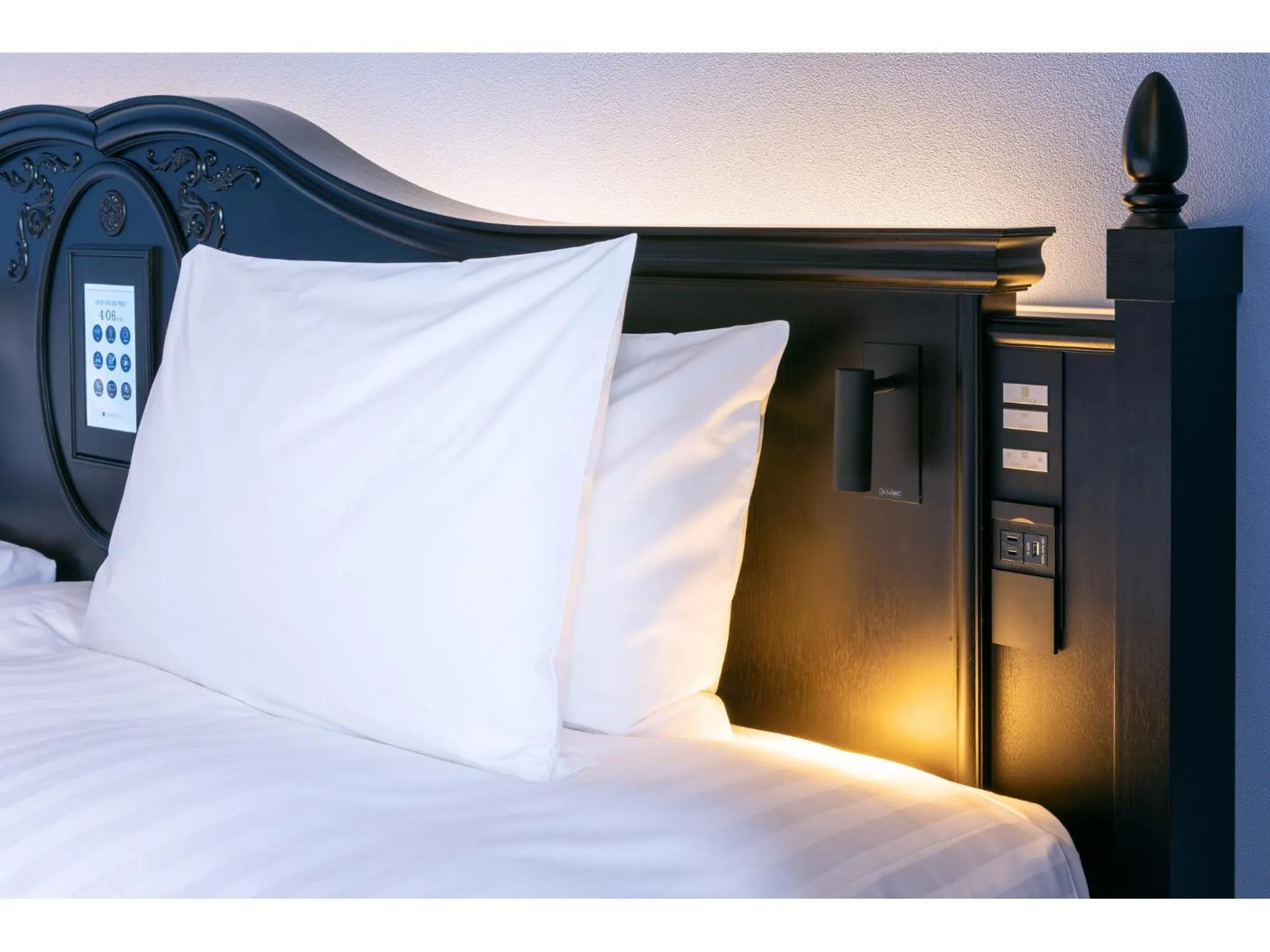 Bed in LIBER HOTEL Osaka