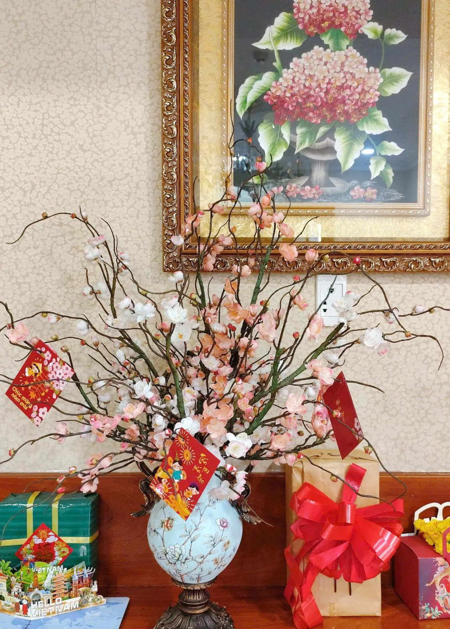 Decorative detail in Air Star Hotel