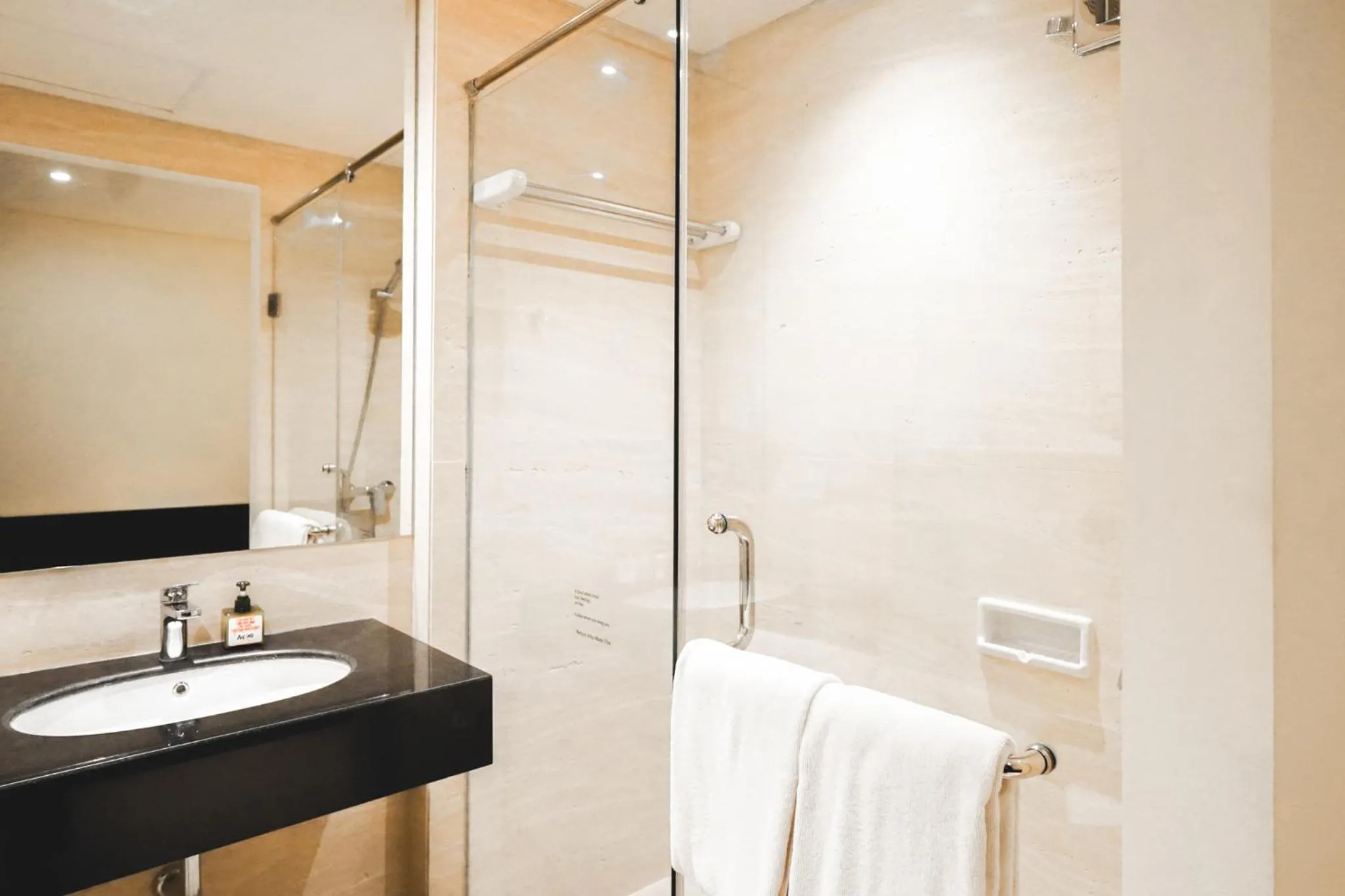 Bathroom in PULANG ke UTTARA